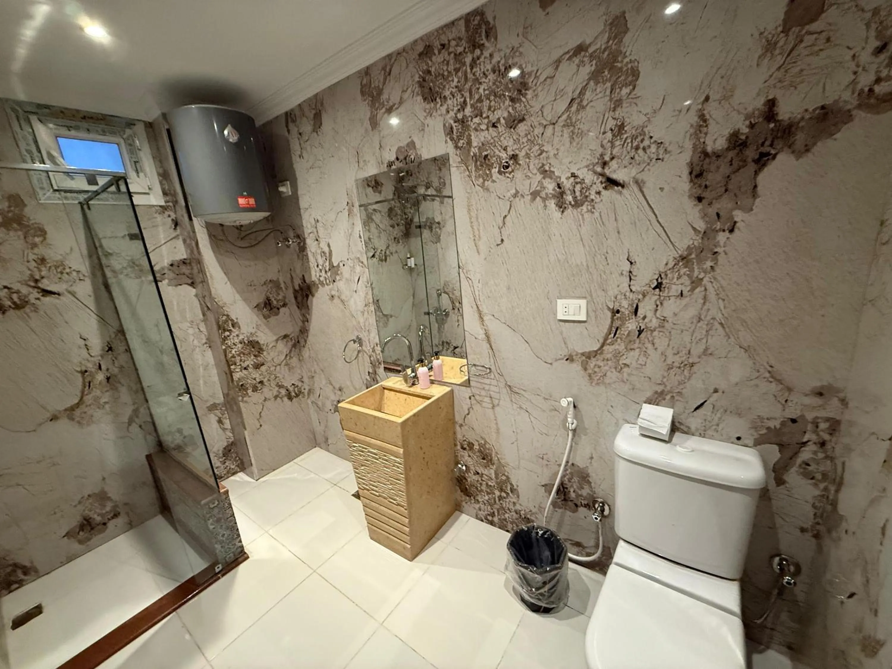 Eco green pyramids hotel