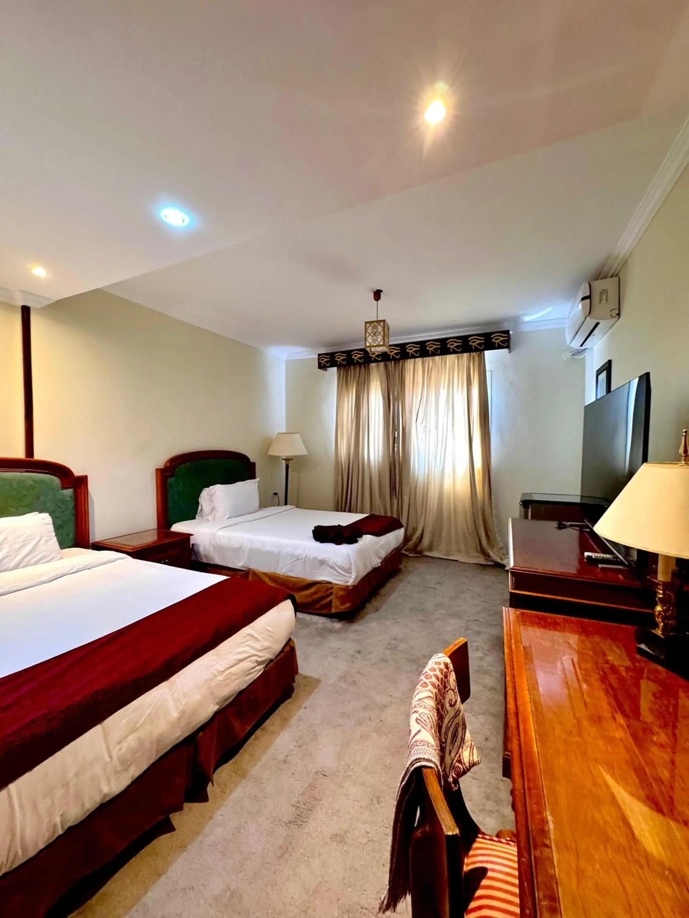 Superior Suite - single occupancy in PYRAMIDS TOWER Inn Superior Suite - single occupancy in PYRAMIDS TOWER Inn