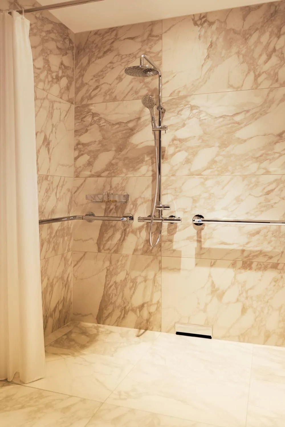 Shower in The Guesthouse Vienna