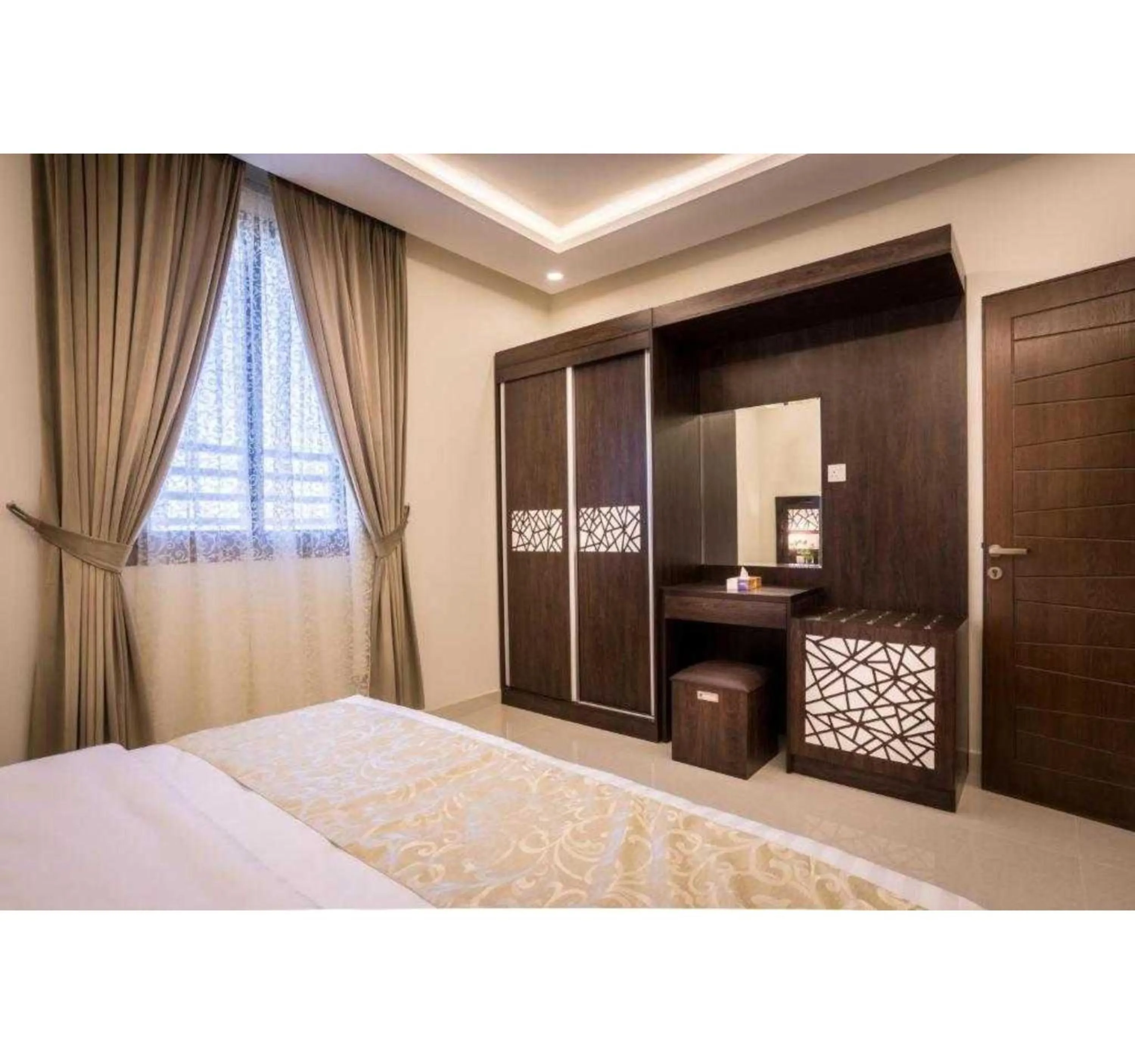 View (from property/room), Bed in Palette Pearl Suites & Apartments