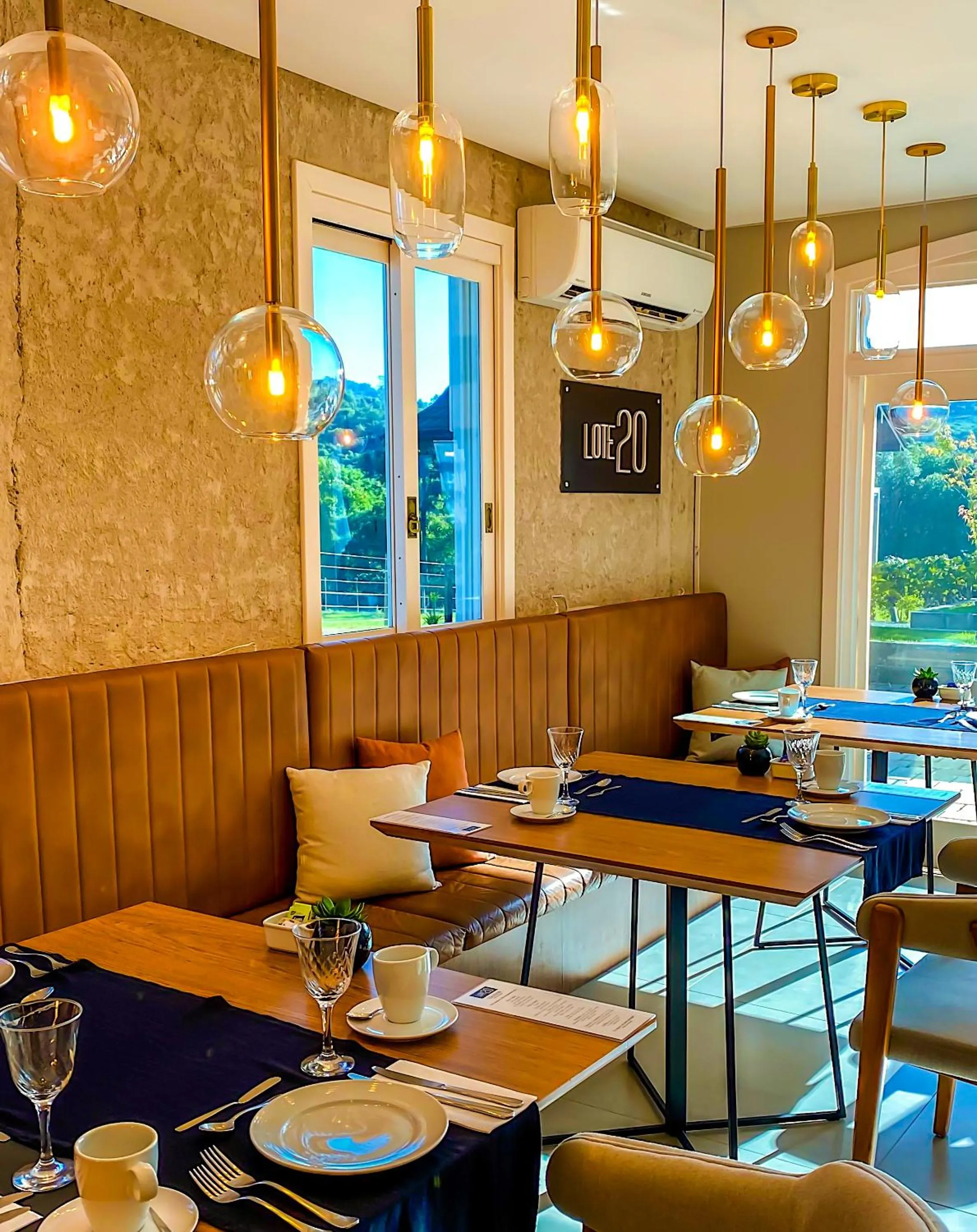 Restaurant/places to eat in LOTE20 Hotel Boutique