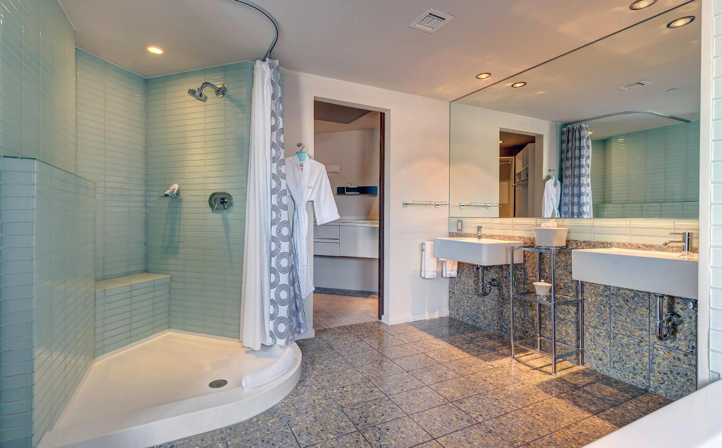 Shower in Hotel Valley Ho