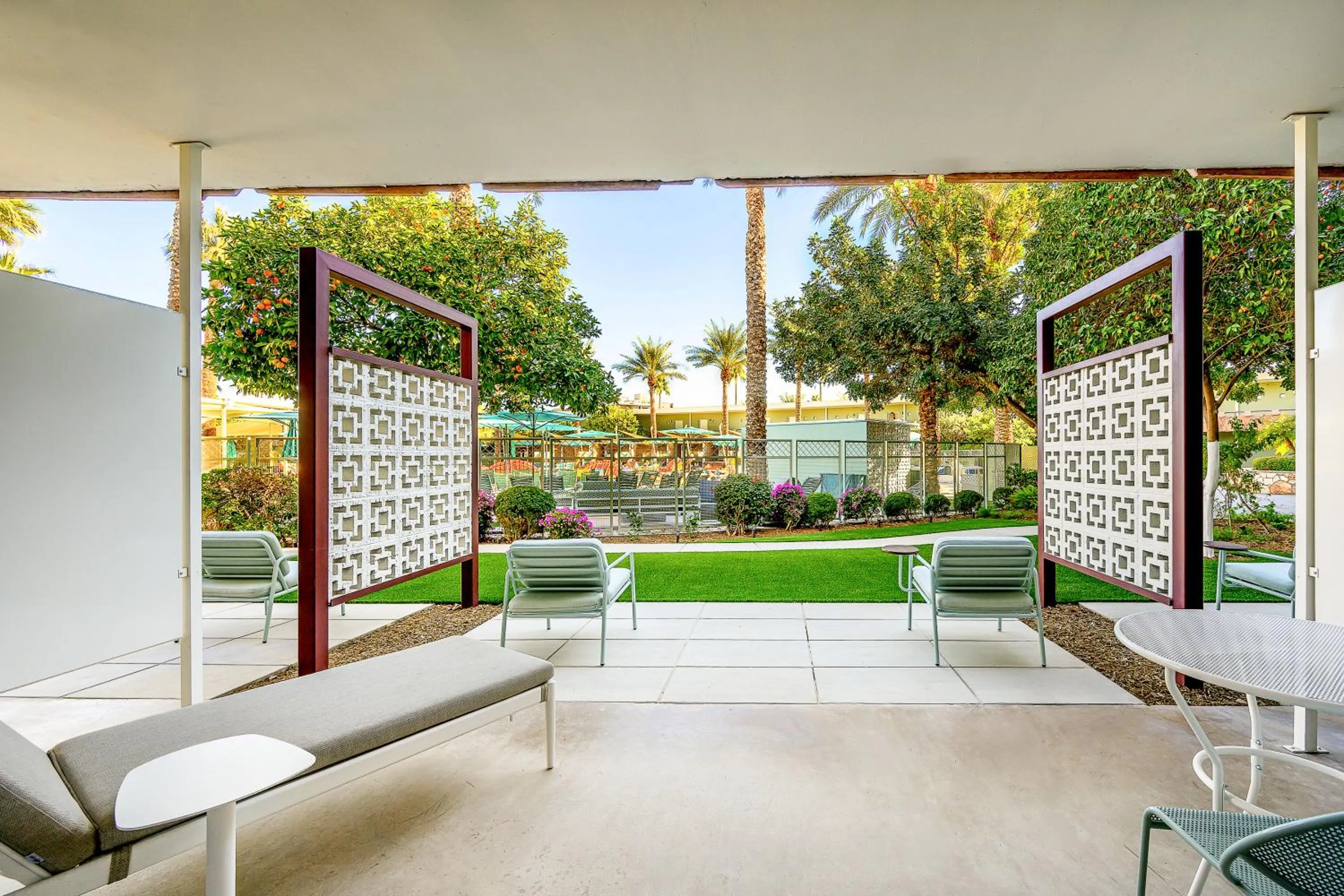 Pool view in Hotel Valley Ho