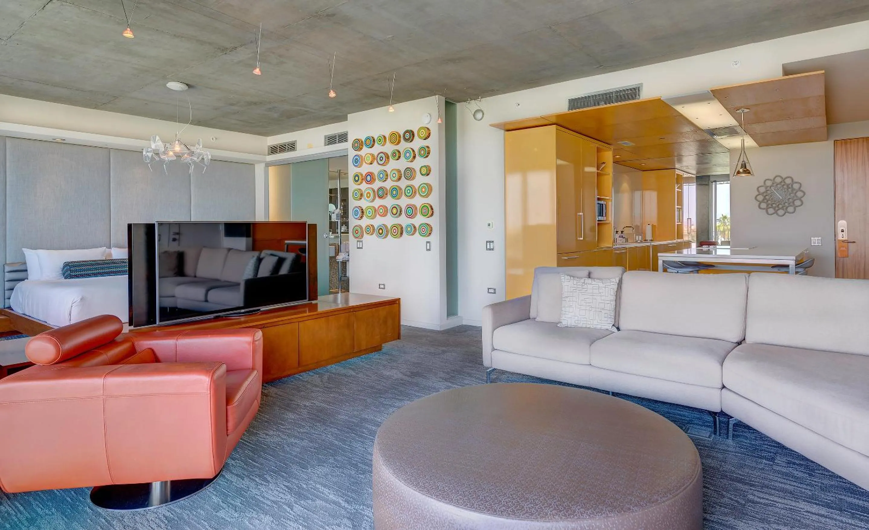 TV and multimedia in Hotel Valley Ho