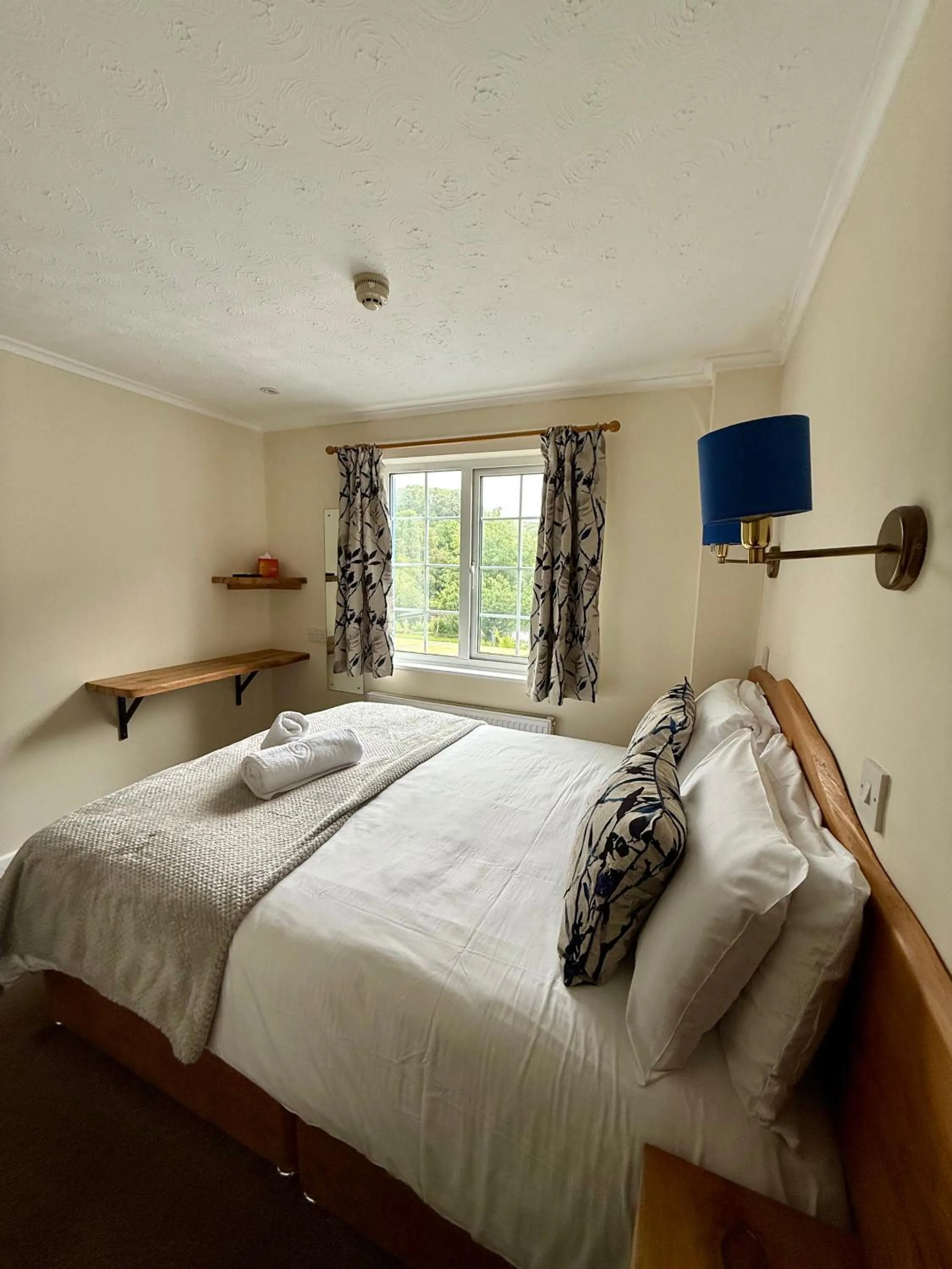 Bed in Trengilly Wartha Inn