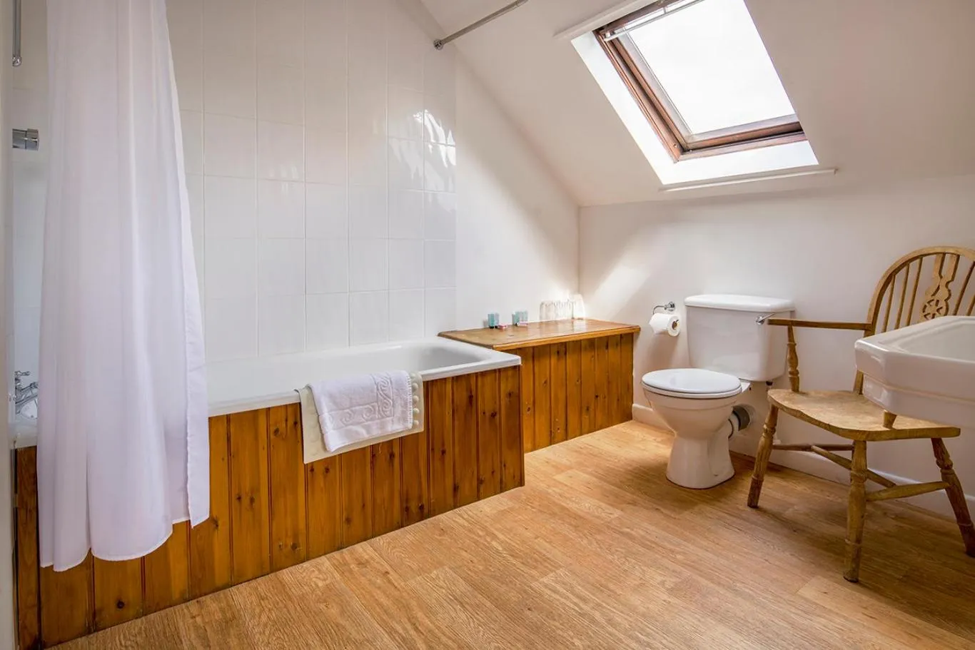 Bathroom in Trengilly Wartha Inn