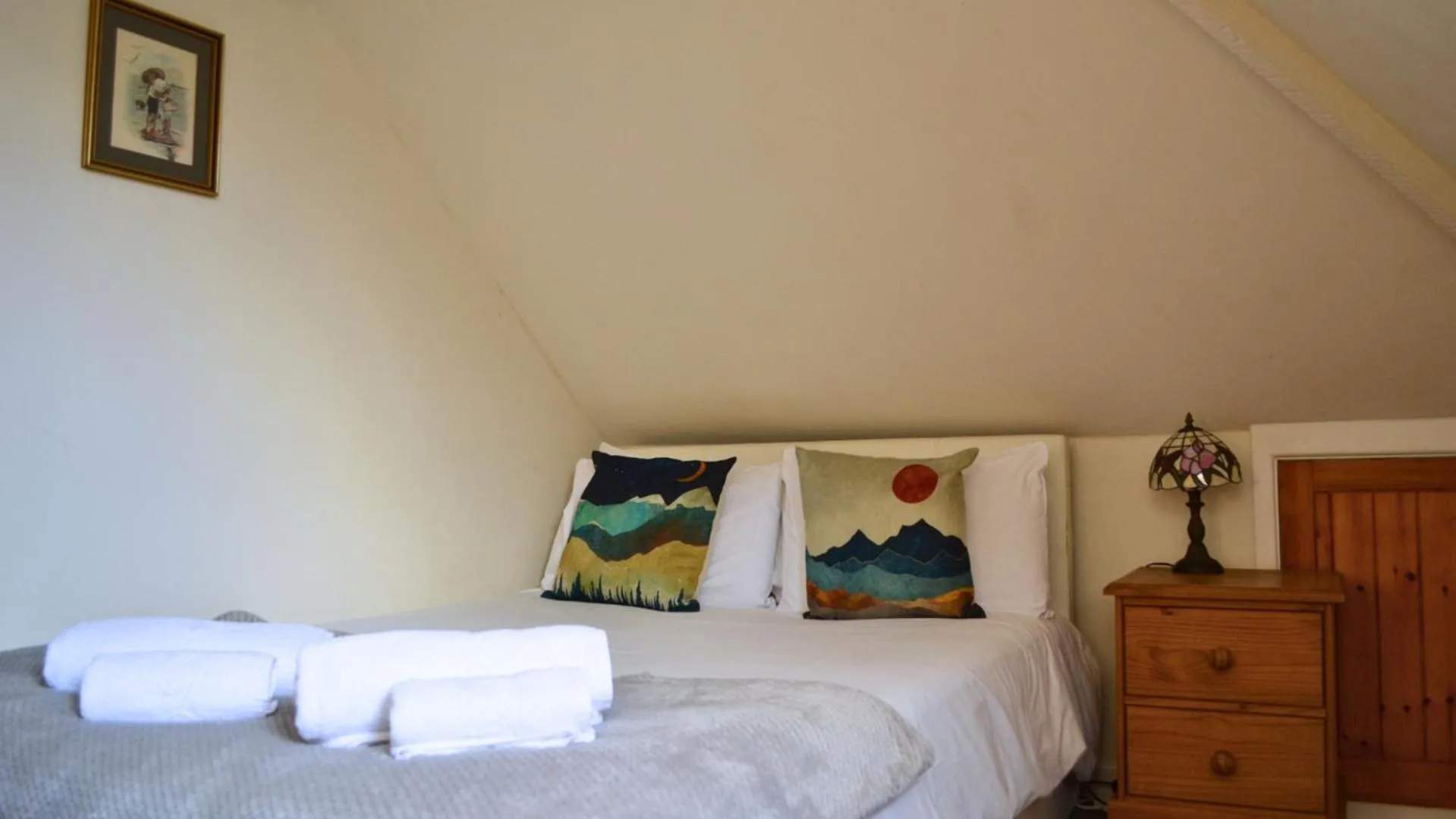 Bed in Trengilly Wartha Inn