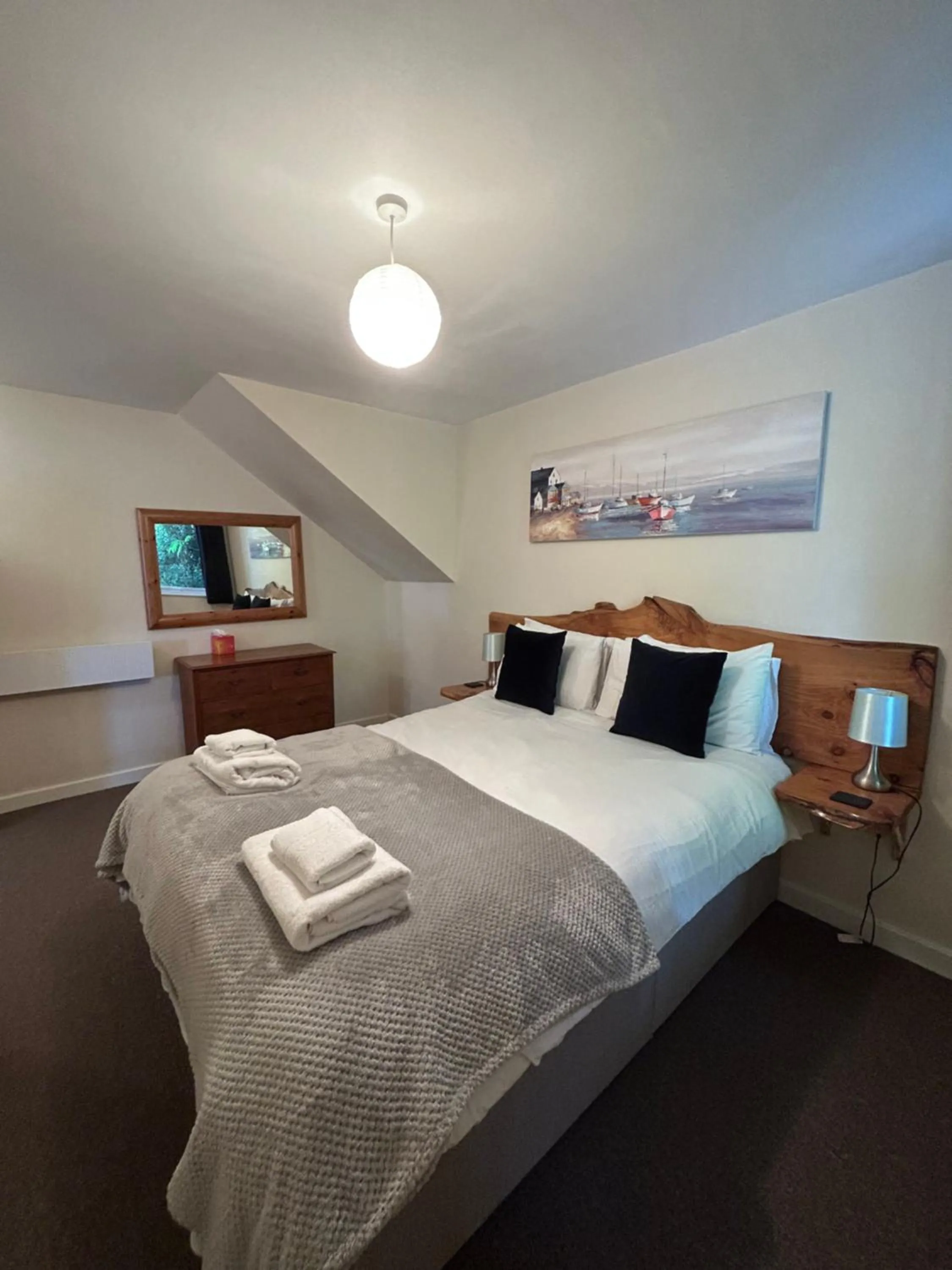 Bed in Trengilly Wartha Inn