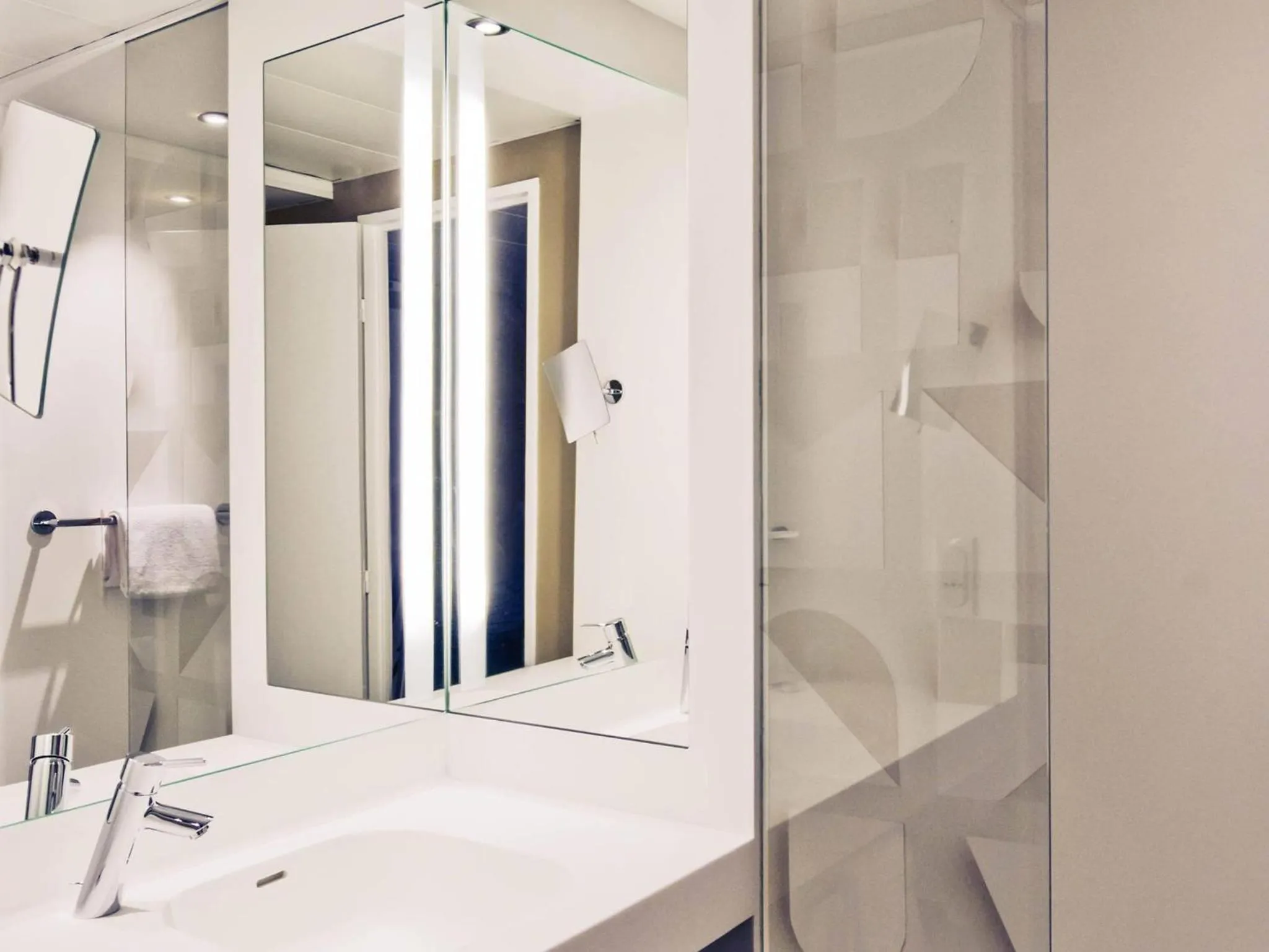 Bedroom in Mercure Rennes Centre Parlement