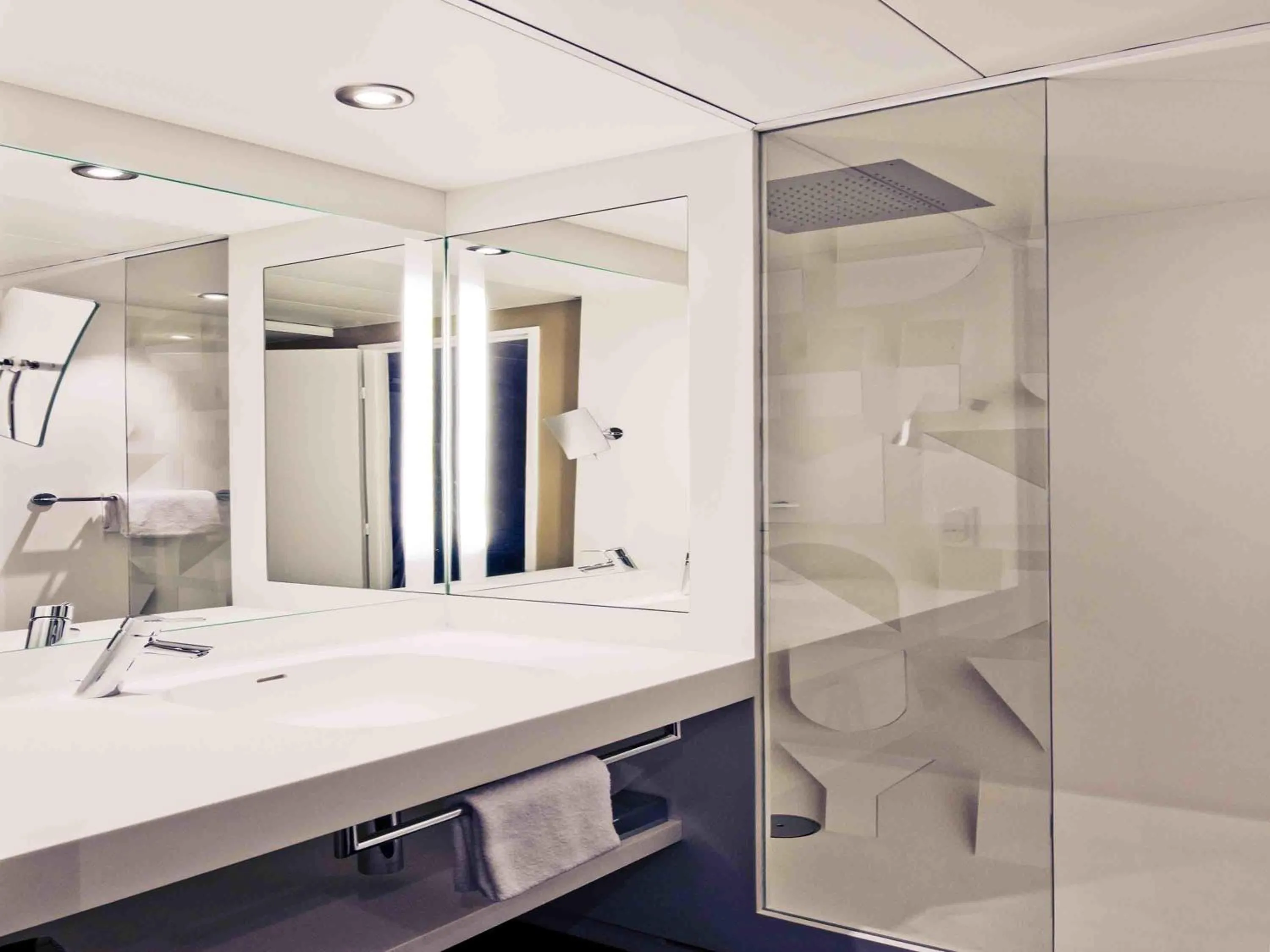 Bedroom in Mercure Rennes Centre Parlement