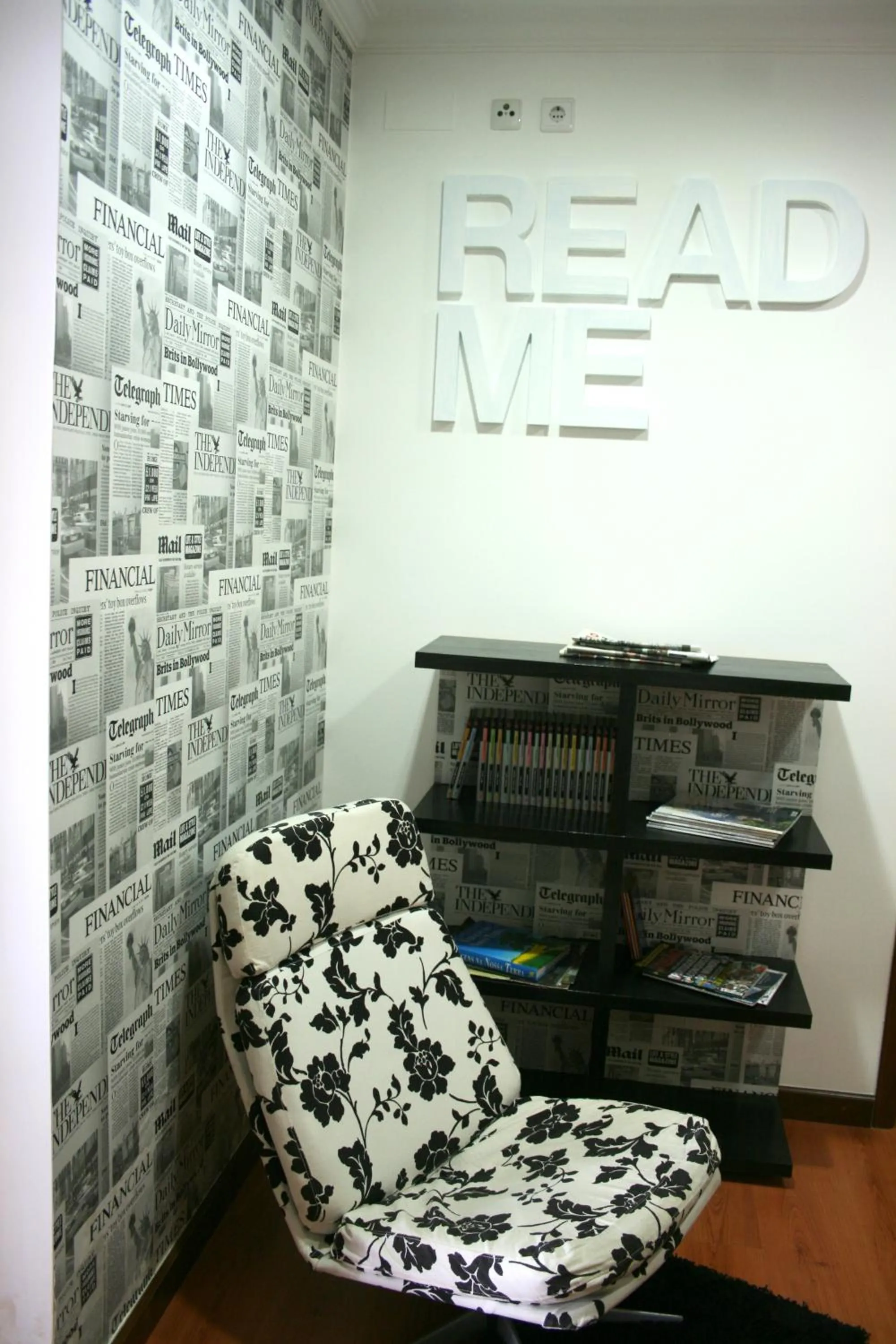 Library in Hostel 2300 Thomar