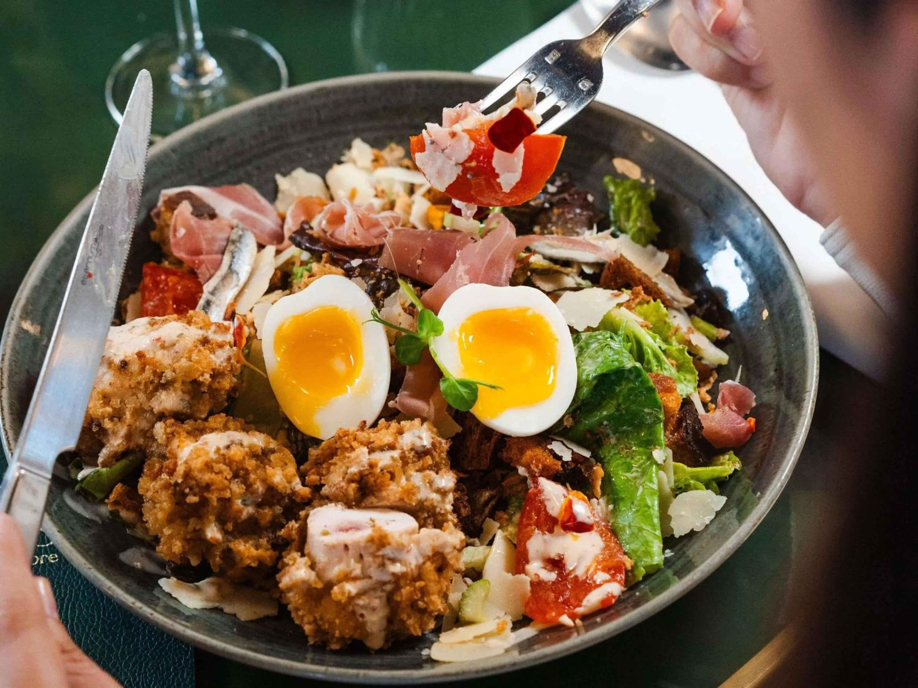 Restaurant/places to eat in Mercure La Roche Sur Yon