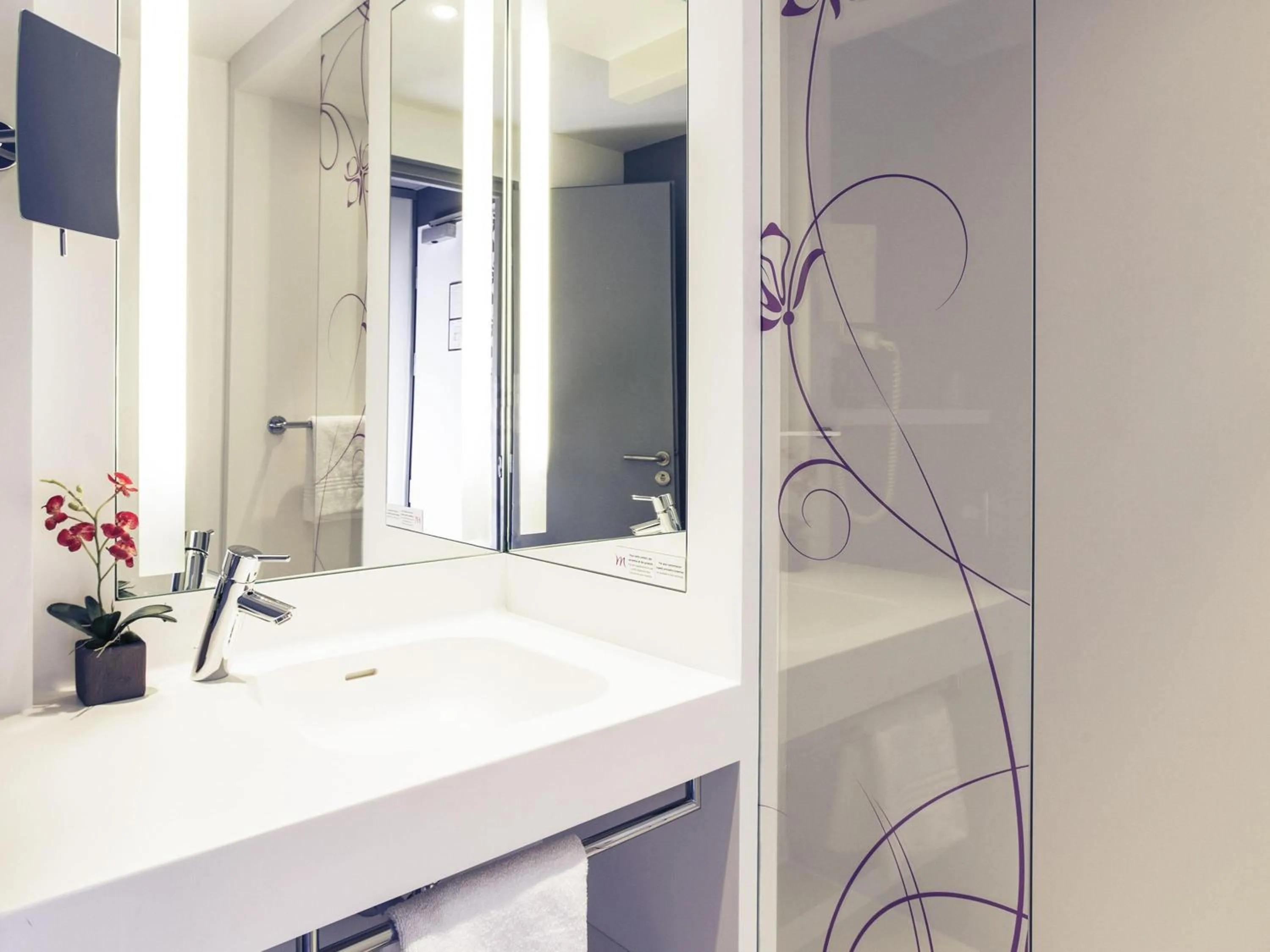 Bedroom in Mercure La Roche Sur Yon