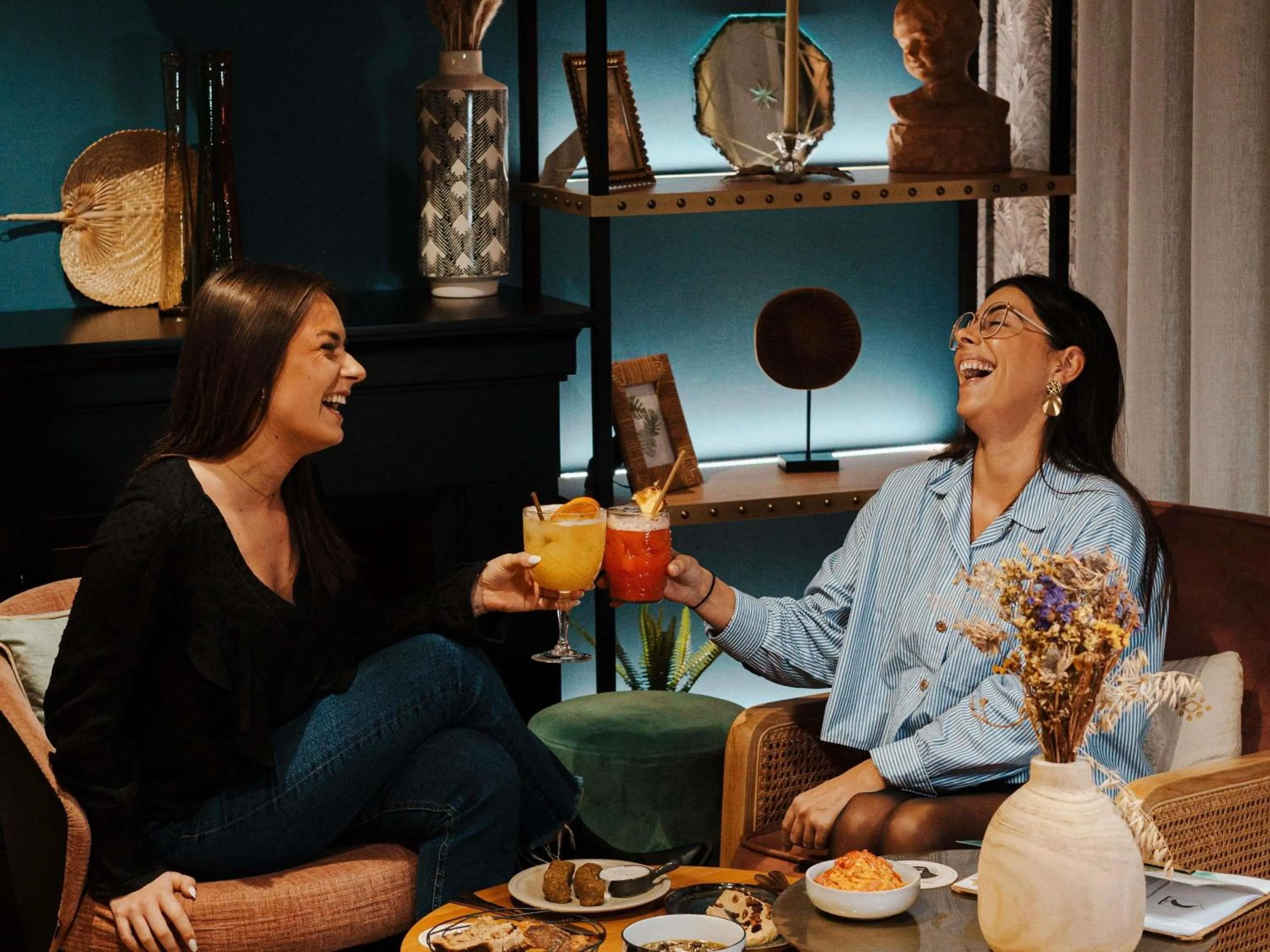 Lounge or bar in Mercure La Roche Sur Yon