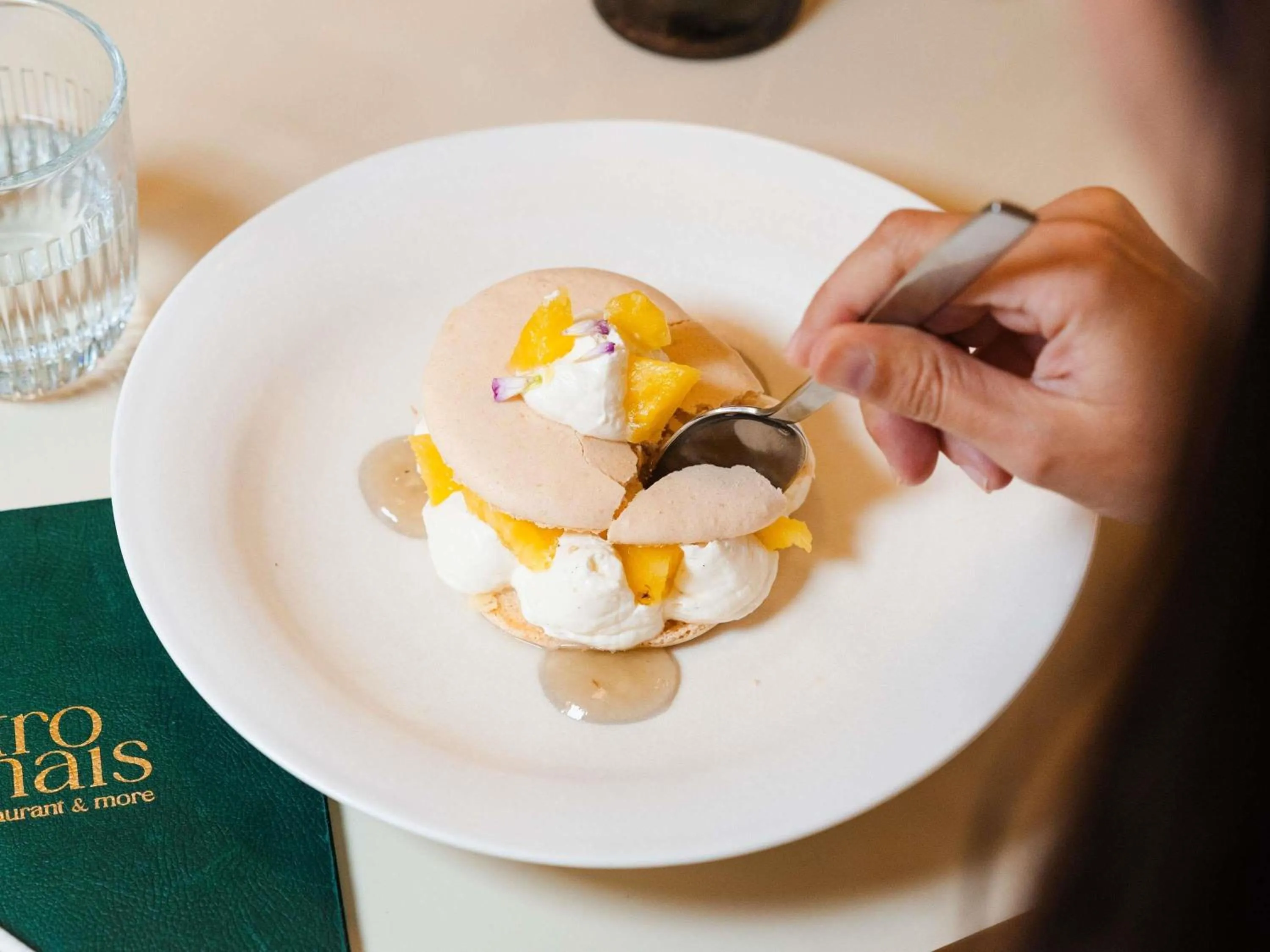 Restaurant/places to eat in Mercure La Roche Sur Yon