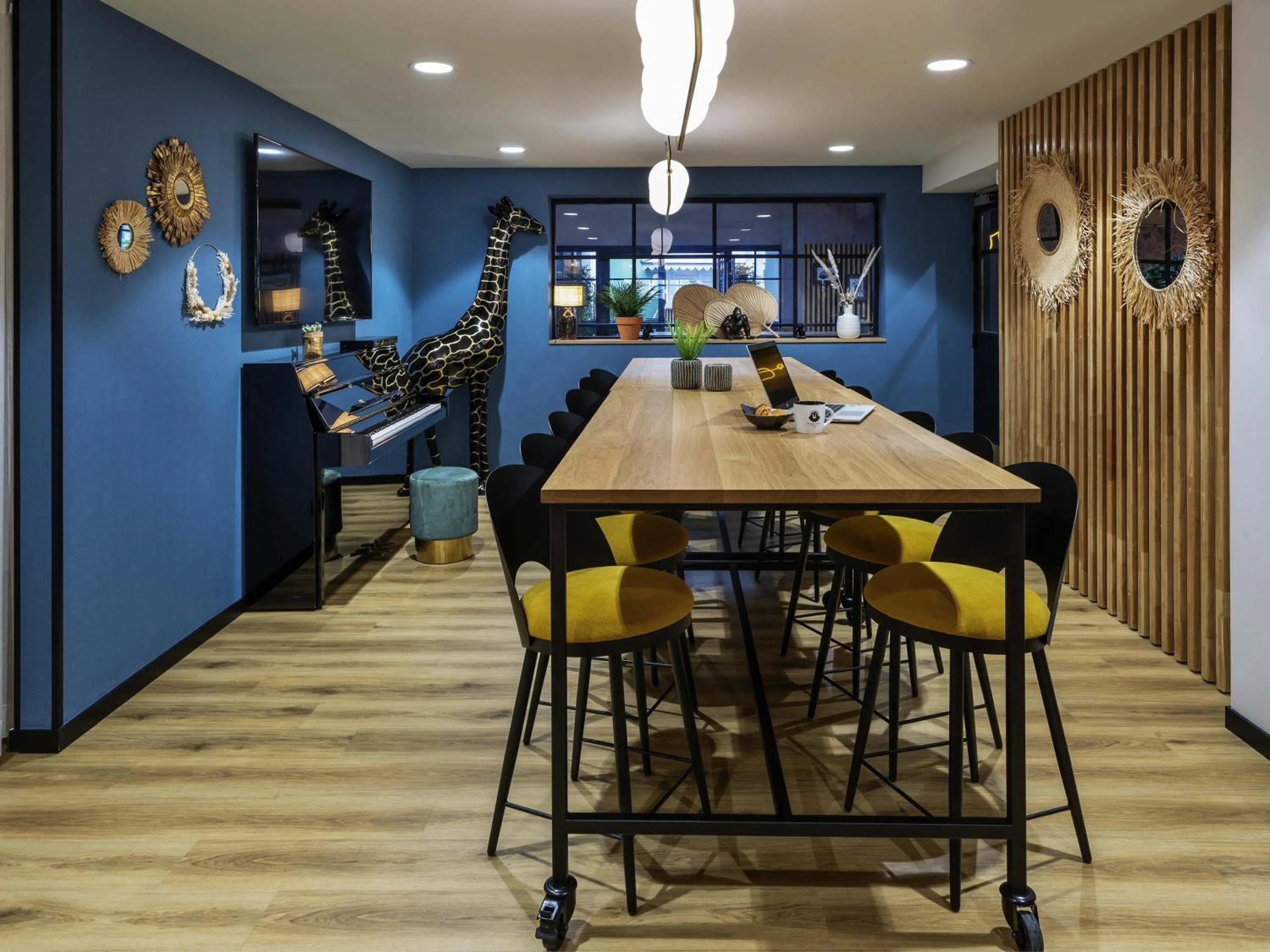 Breakfast in Mercure La Roche Sur Yon