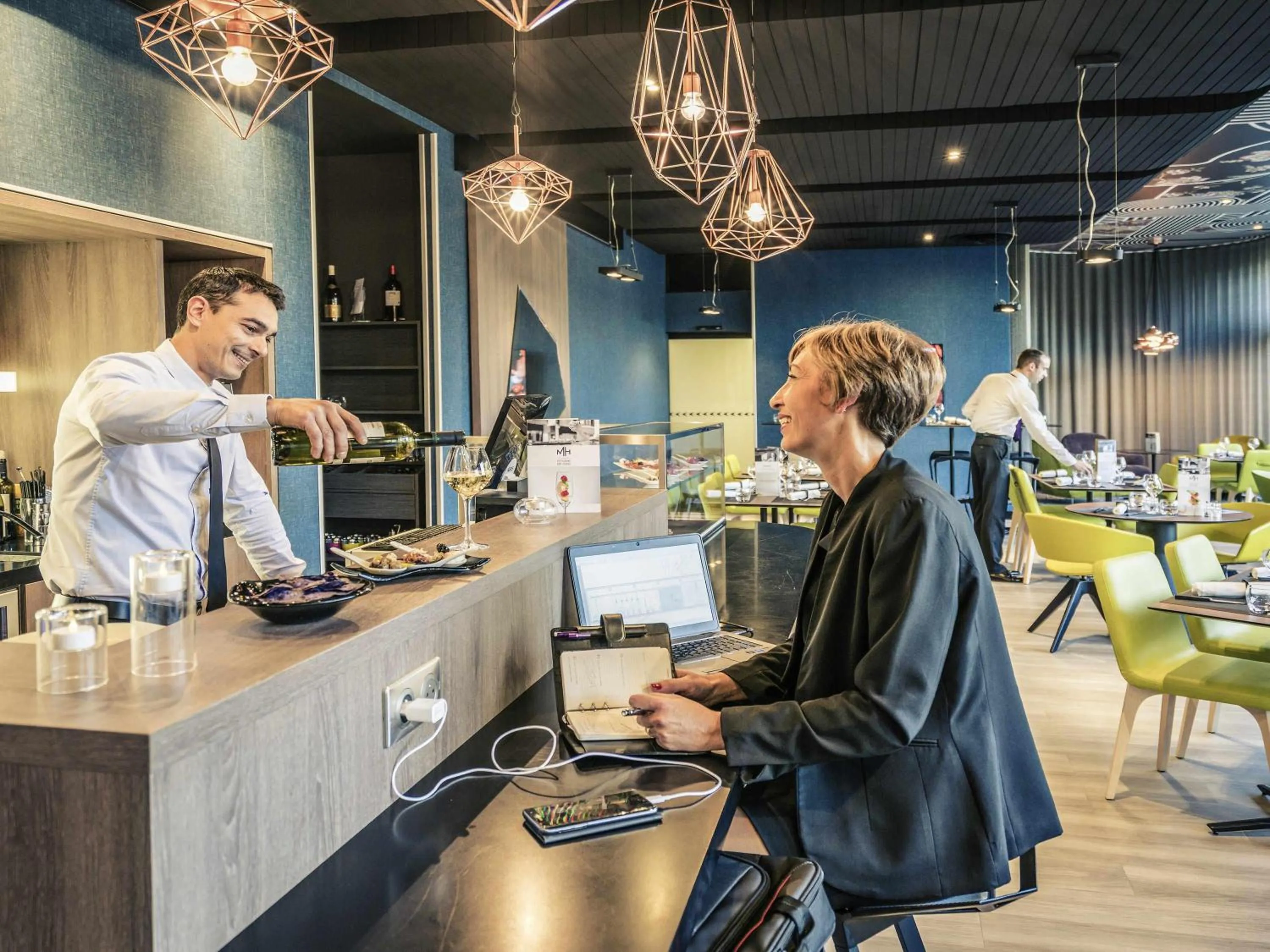 Lounge or bar in Mercure Mulhouse Centre