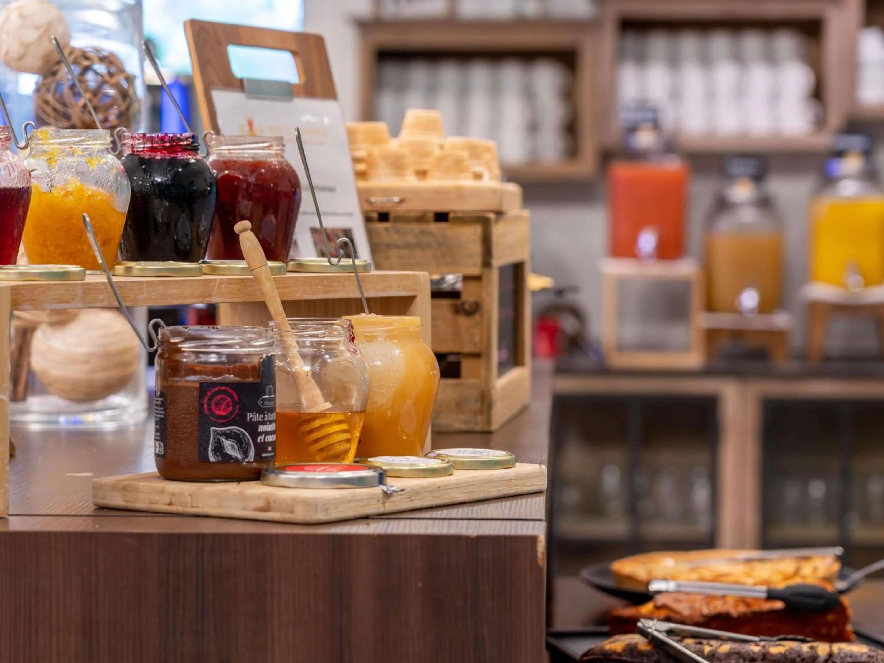 Restaurant/places to eat in Mercure Antibes Sophia Antipolis