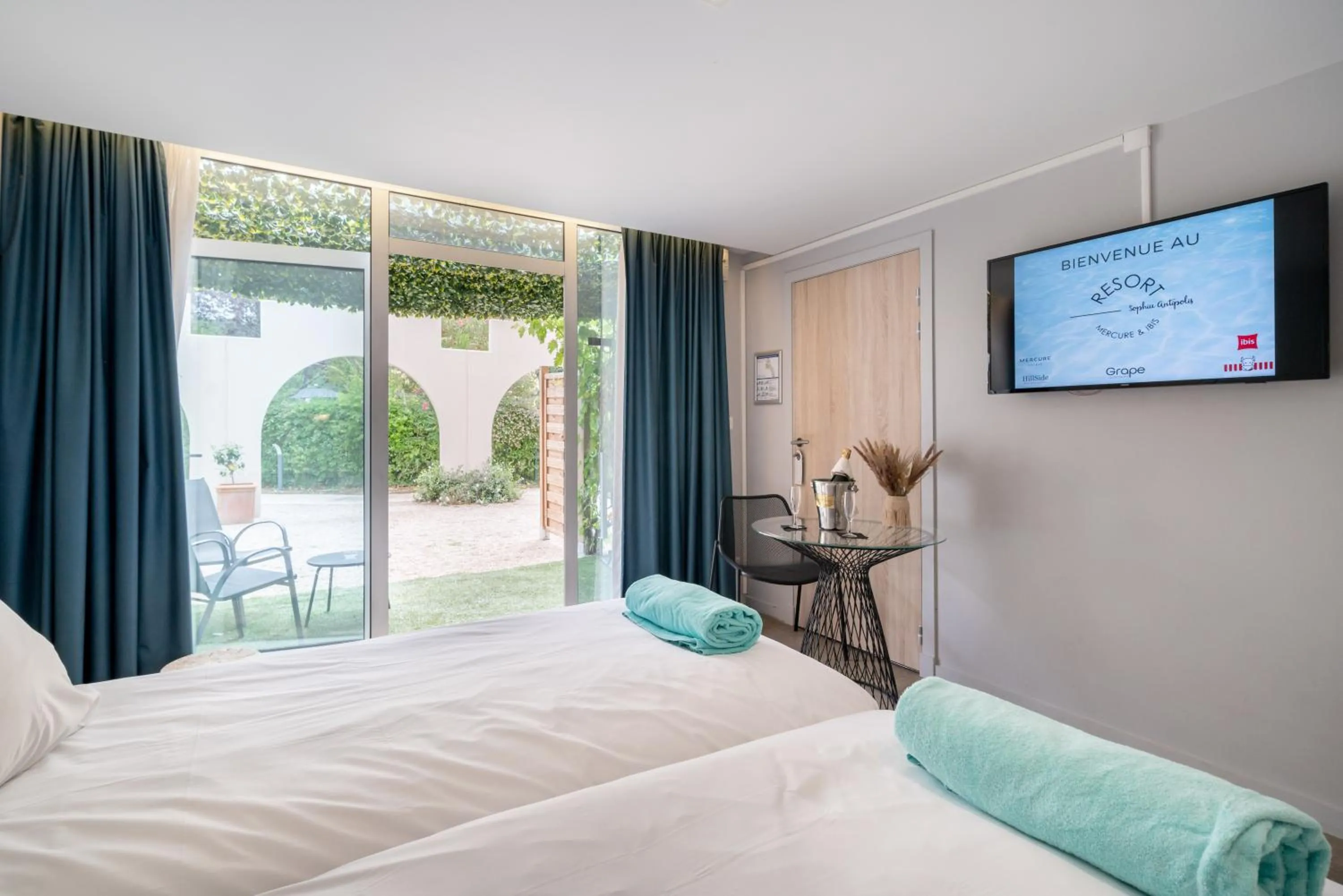 Bed in Mercure Antibes Sophia Antipolis