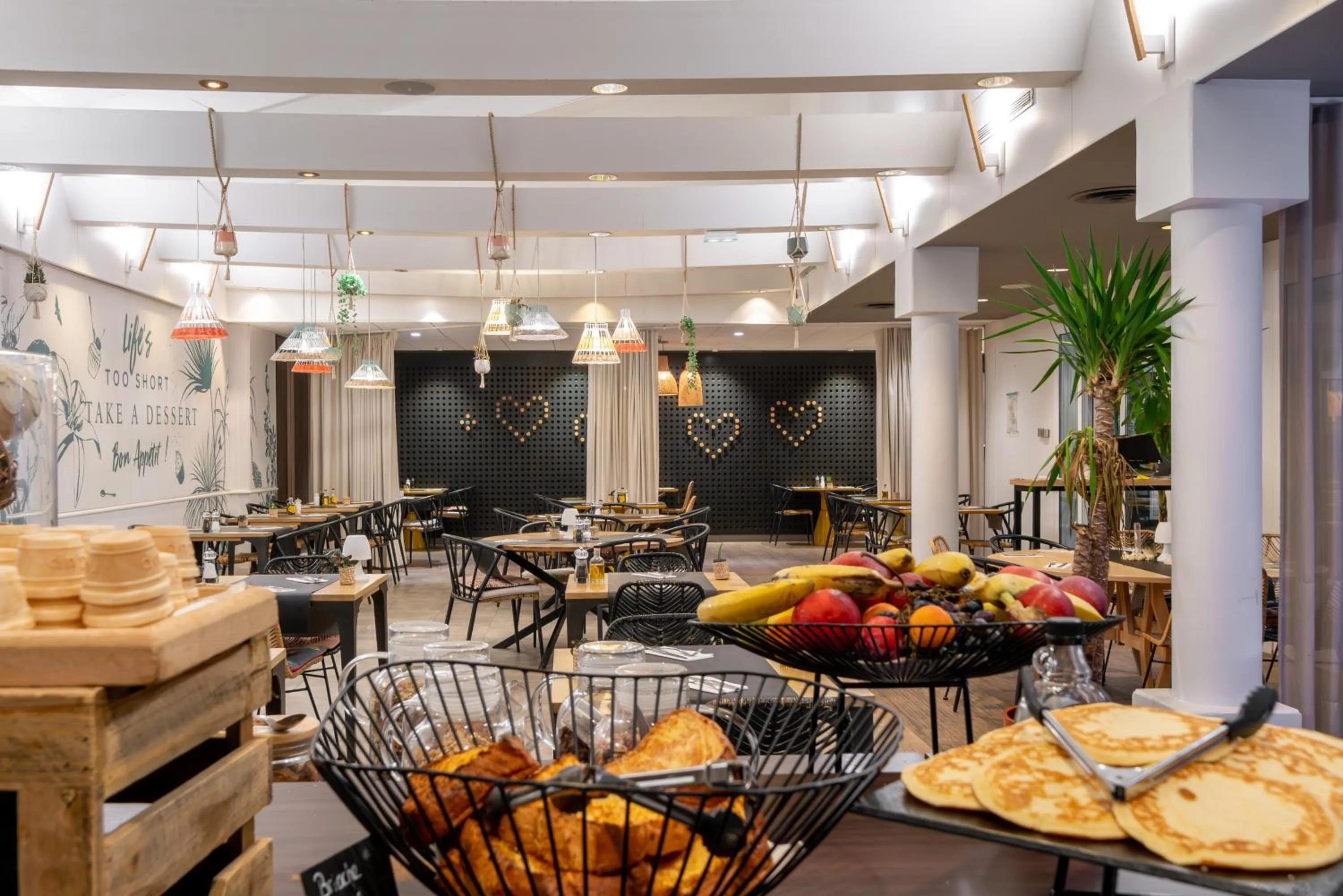 Breakfast in Mercure Antibes Sophia Antipolis