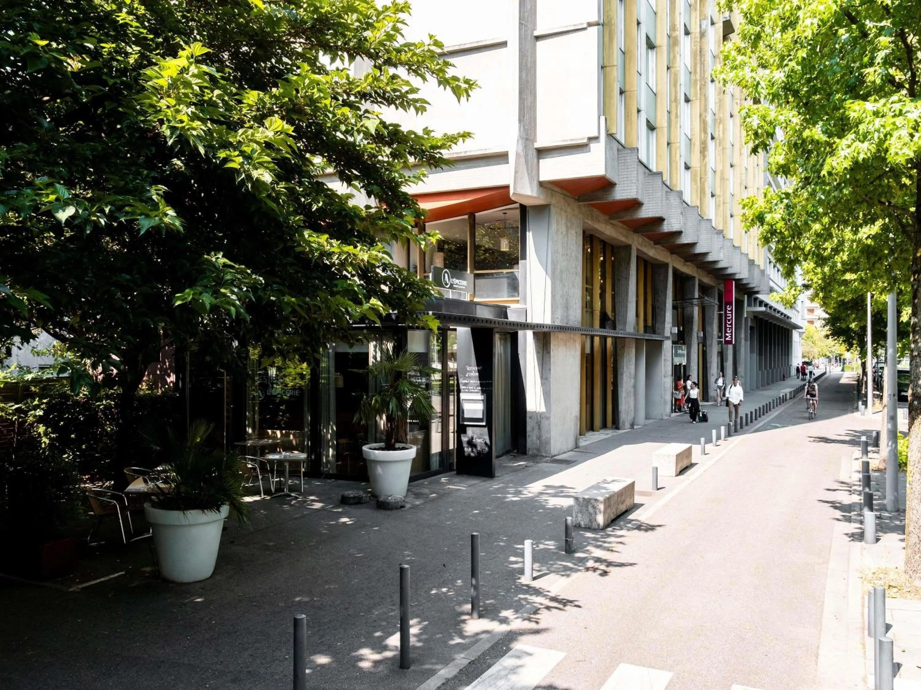 Property building in Mercure Grenoble Centre Alpotel