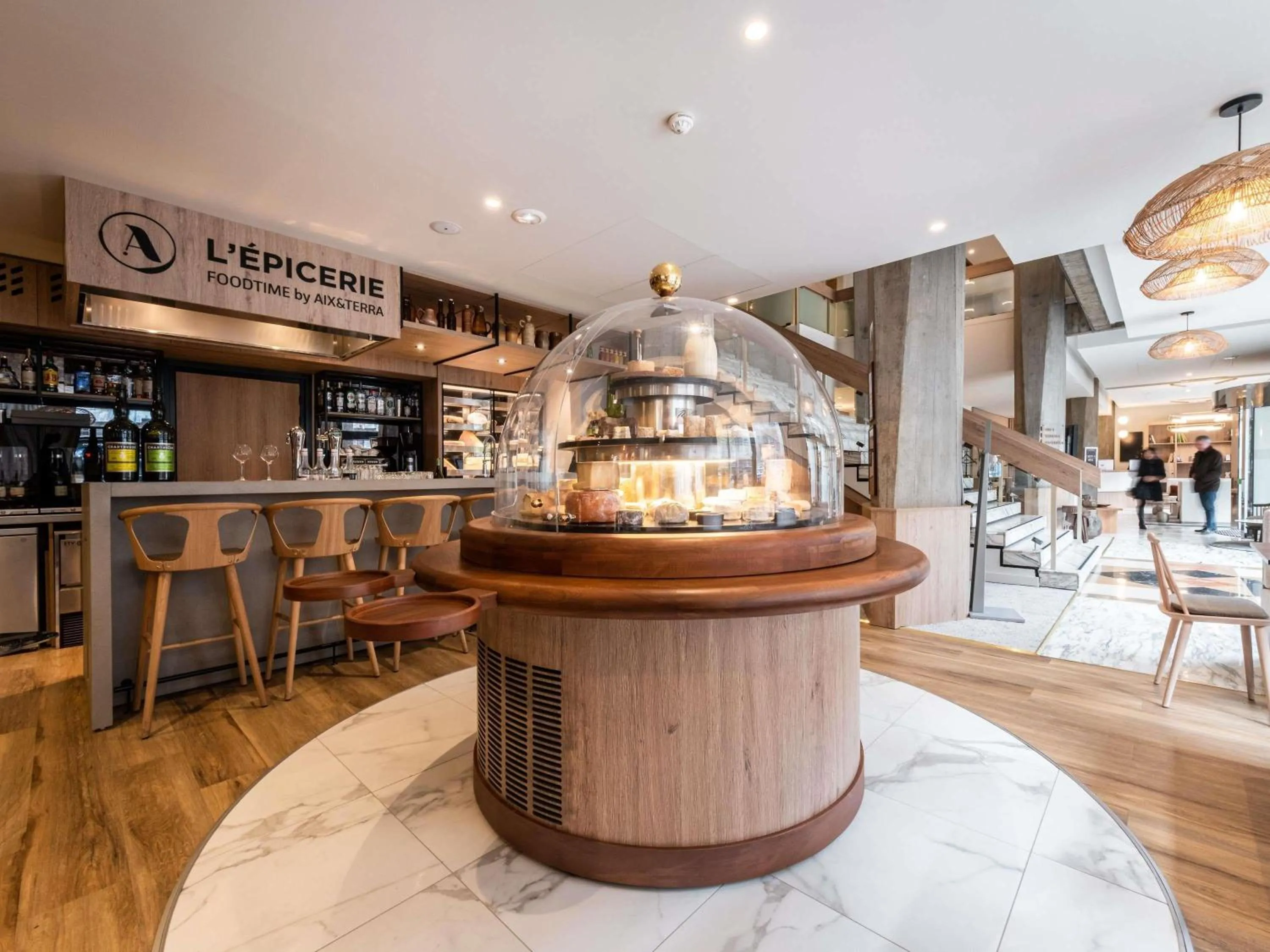 Restaurant/places to eat in Mercure Grenoble Centre Alpotel