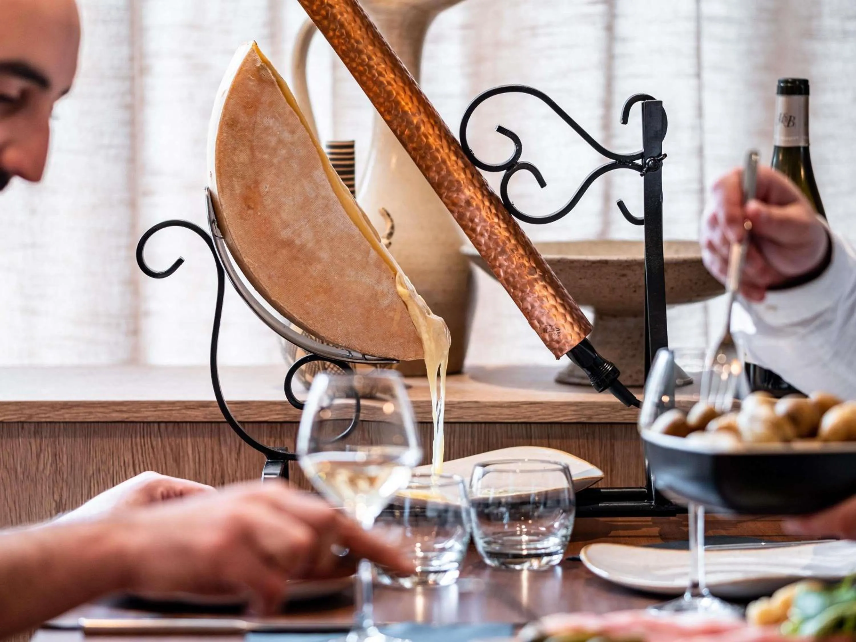 Restaurant/places to eat in Mercure Grenoble Centre Alpotel