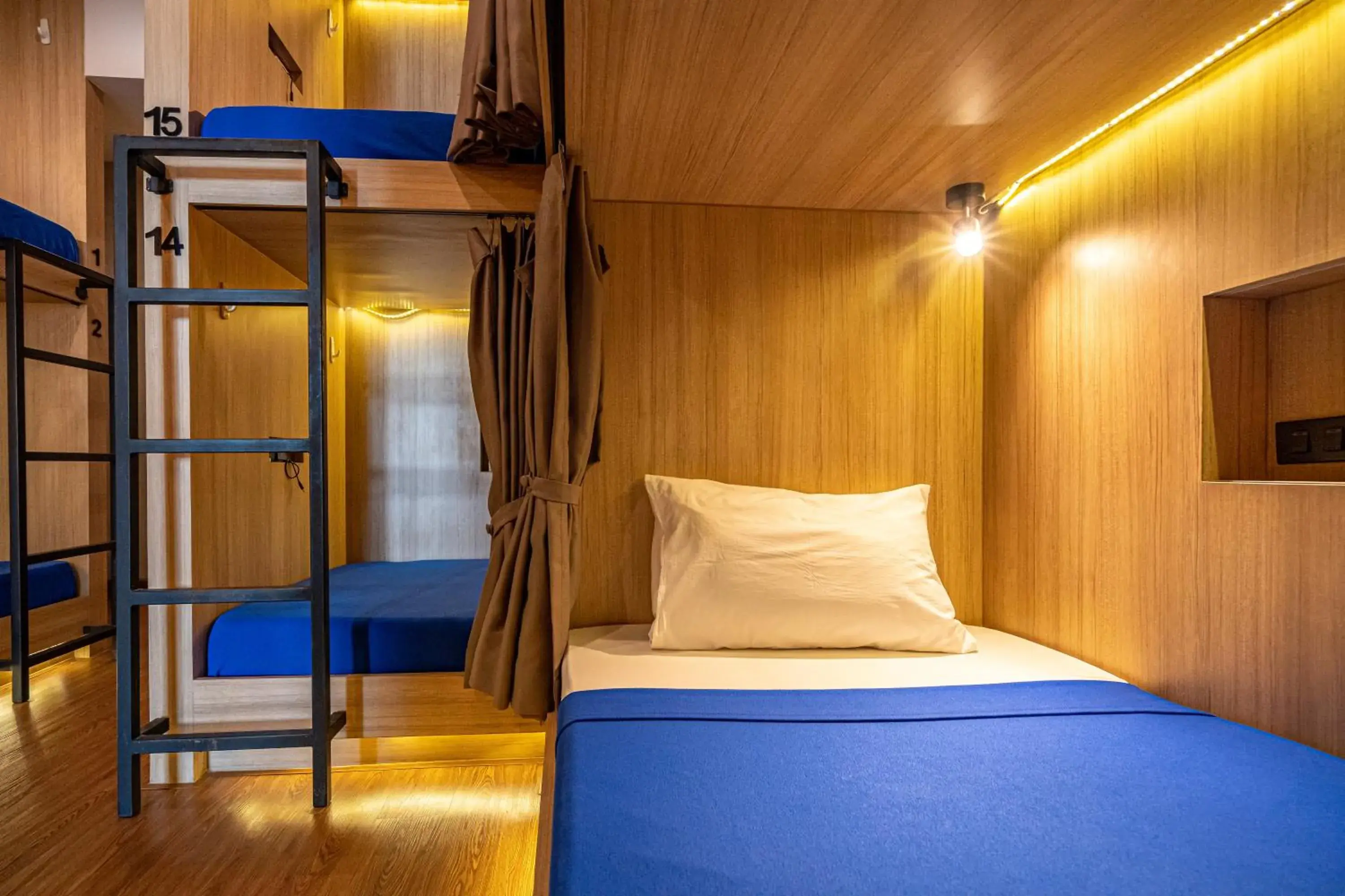 Single Bed in Mixed Dormitory Room in Patong Poshtel Single Bed in Mixed Dormitory Room in Patong Poshtel