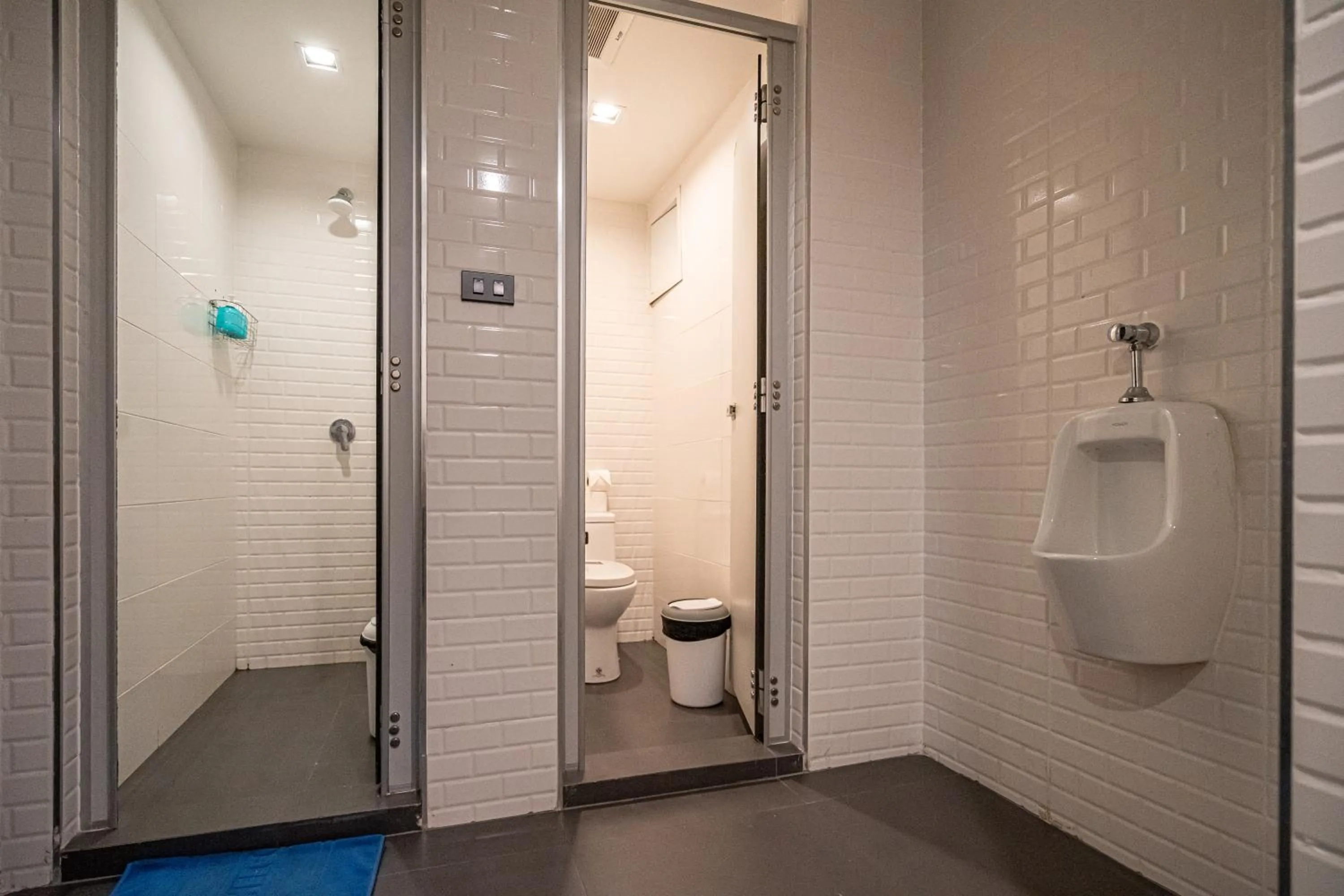 Shower in Patong Poshtel