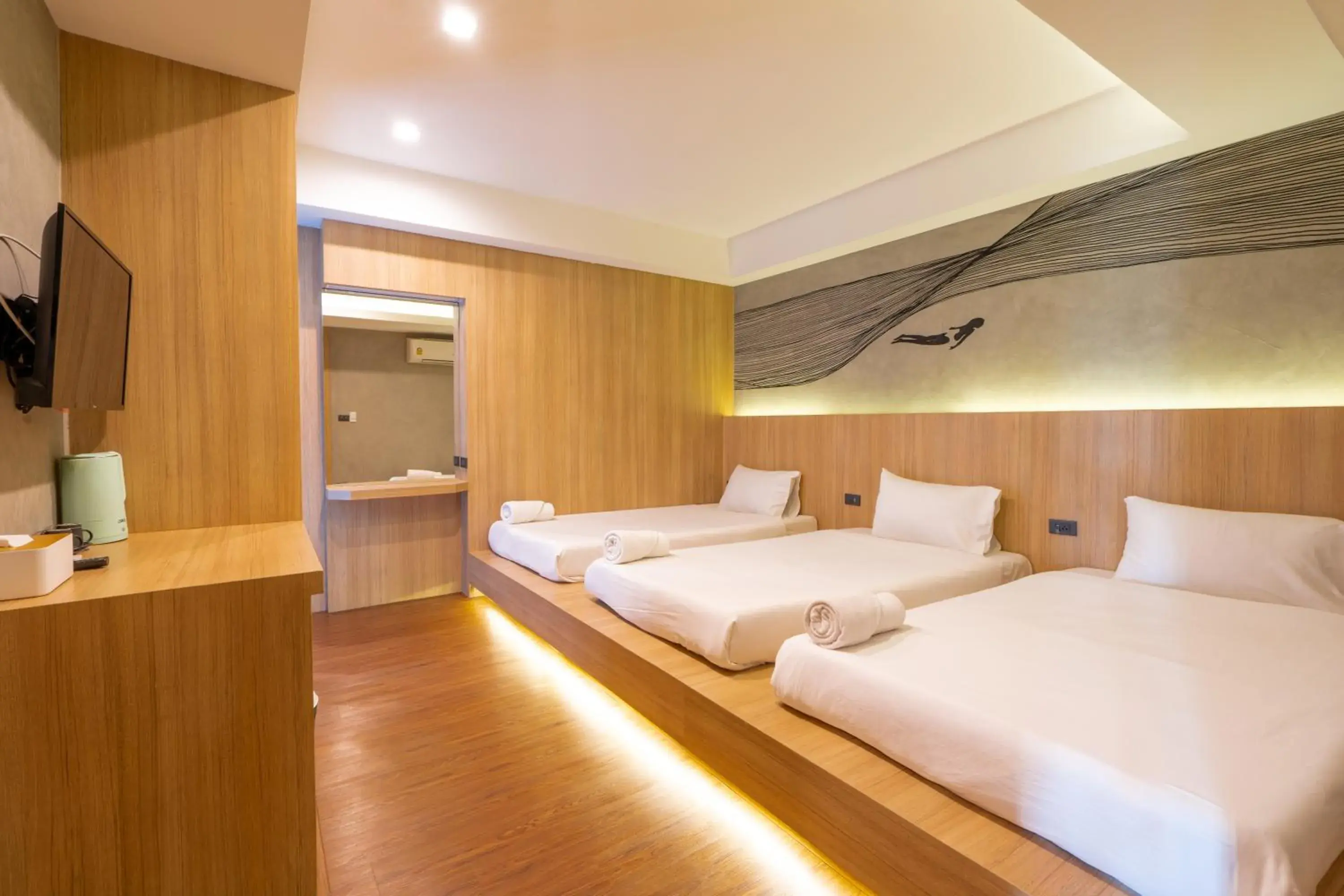 Deluxe Family Room in Patong Poshtel Deluxe Family Room in Patong Poshtel