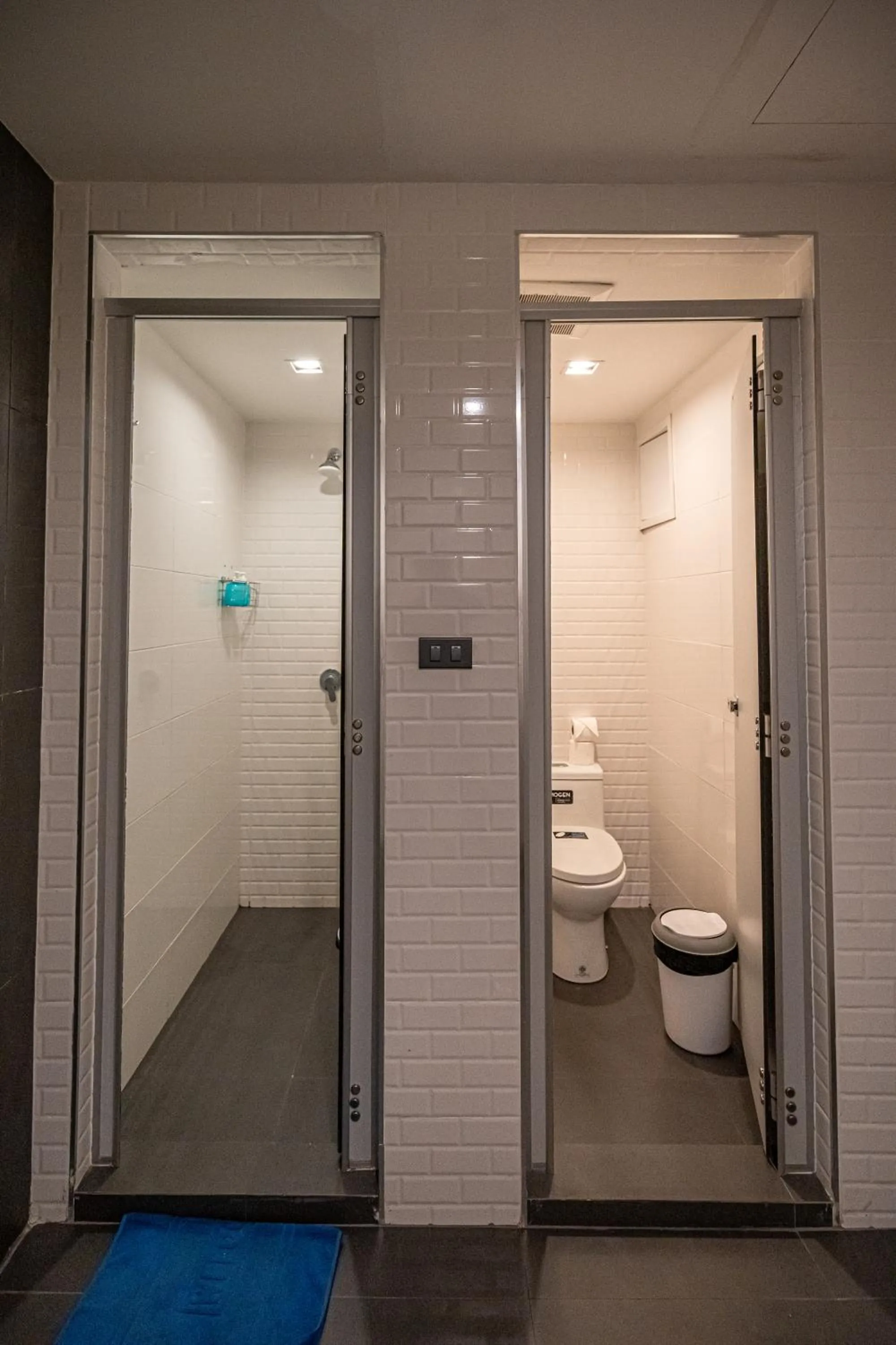 Shower in Patong Poshtel