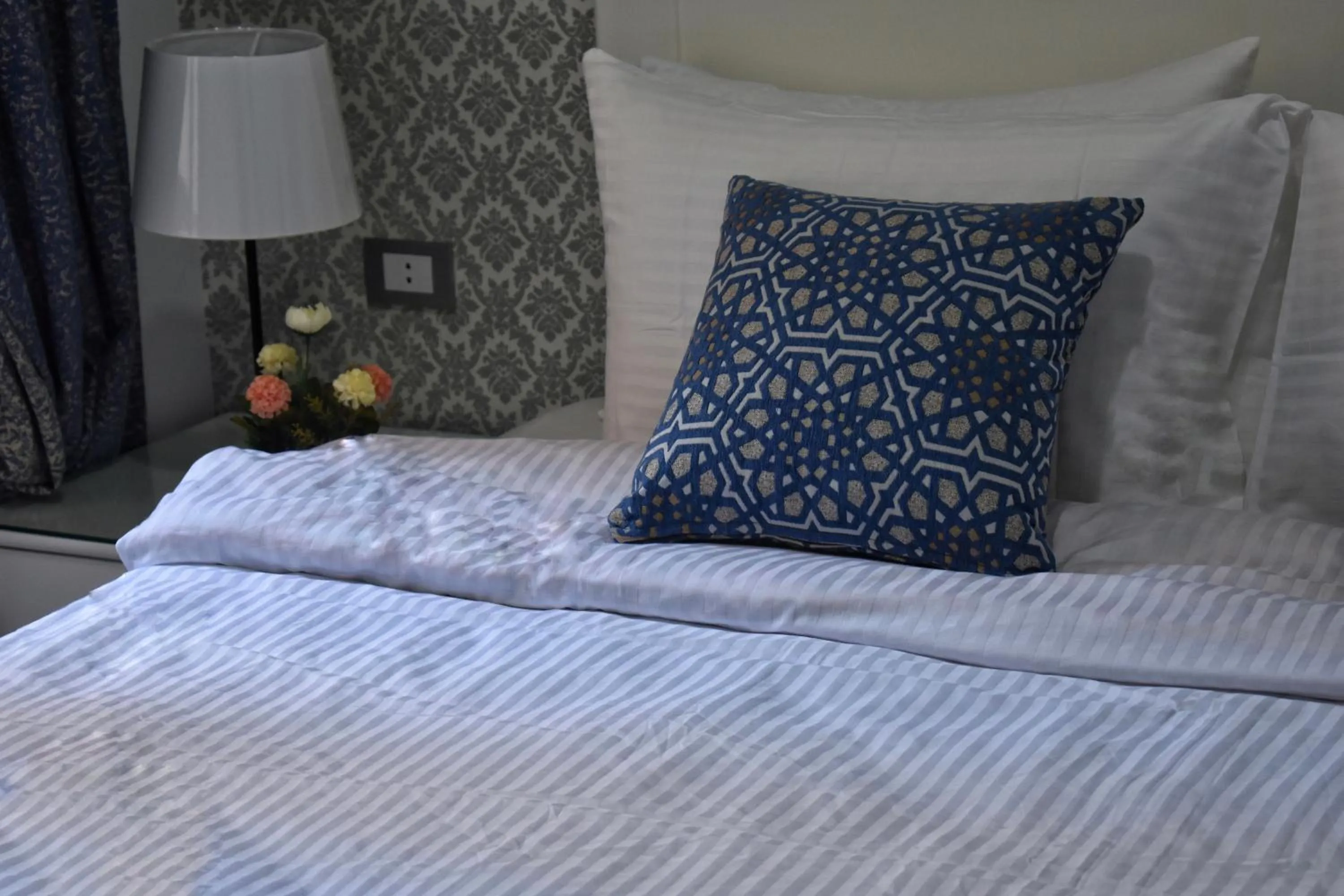 Bed in columbia downtown cairo