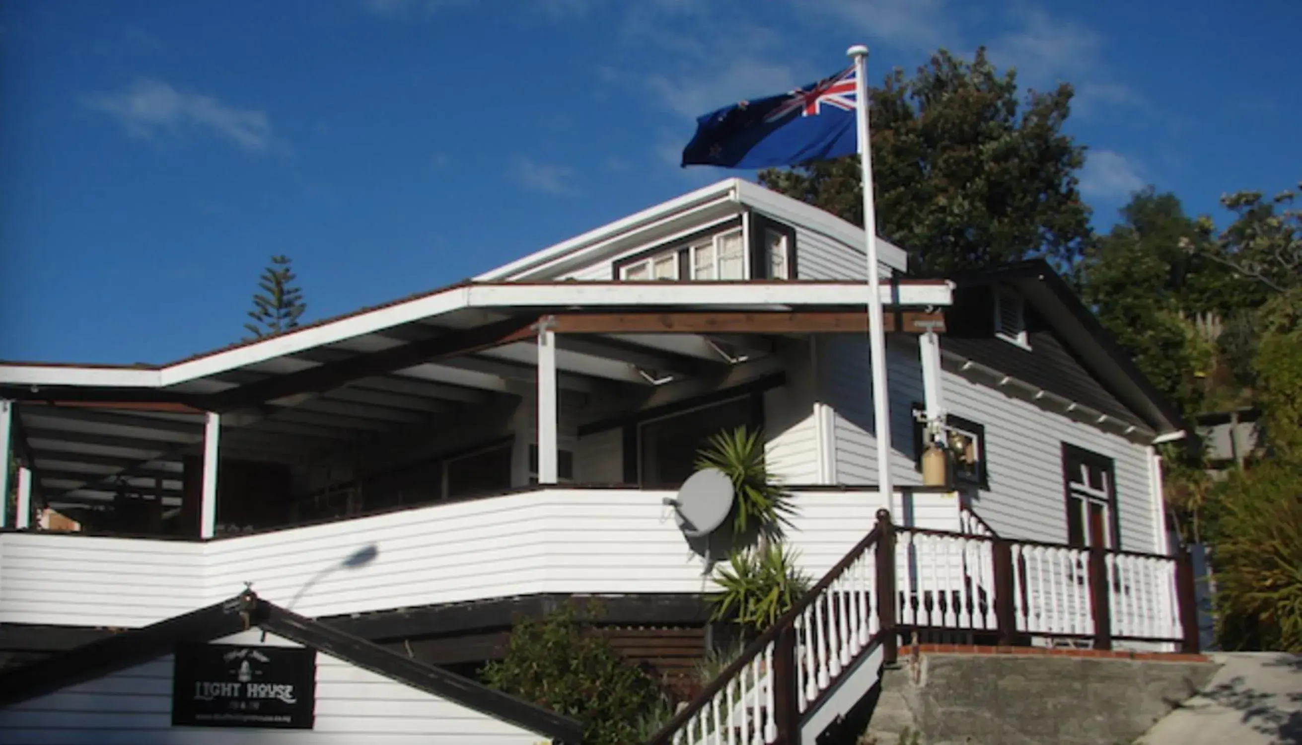 Bluff Hill Lighthouse B&B Bluff Hill Lighthouse B&B