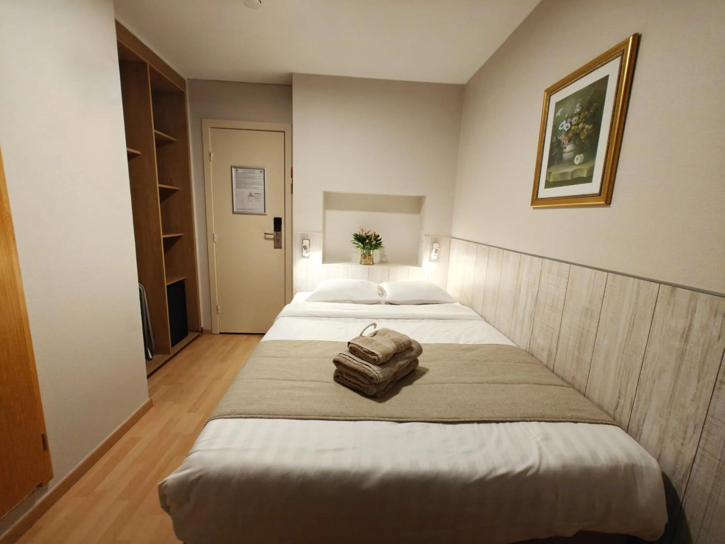 Bed in Hotel Tropicana