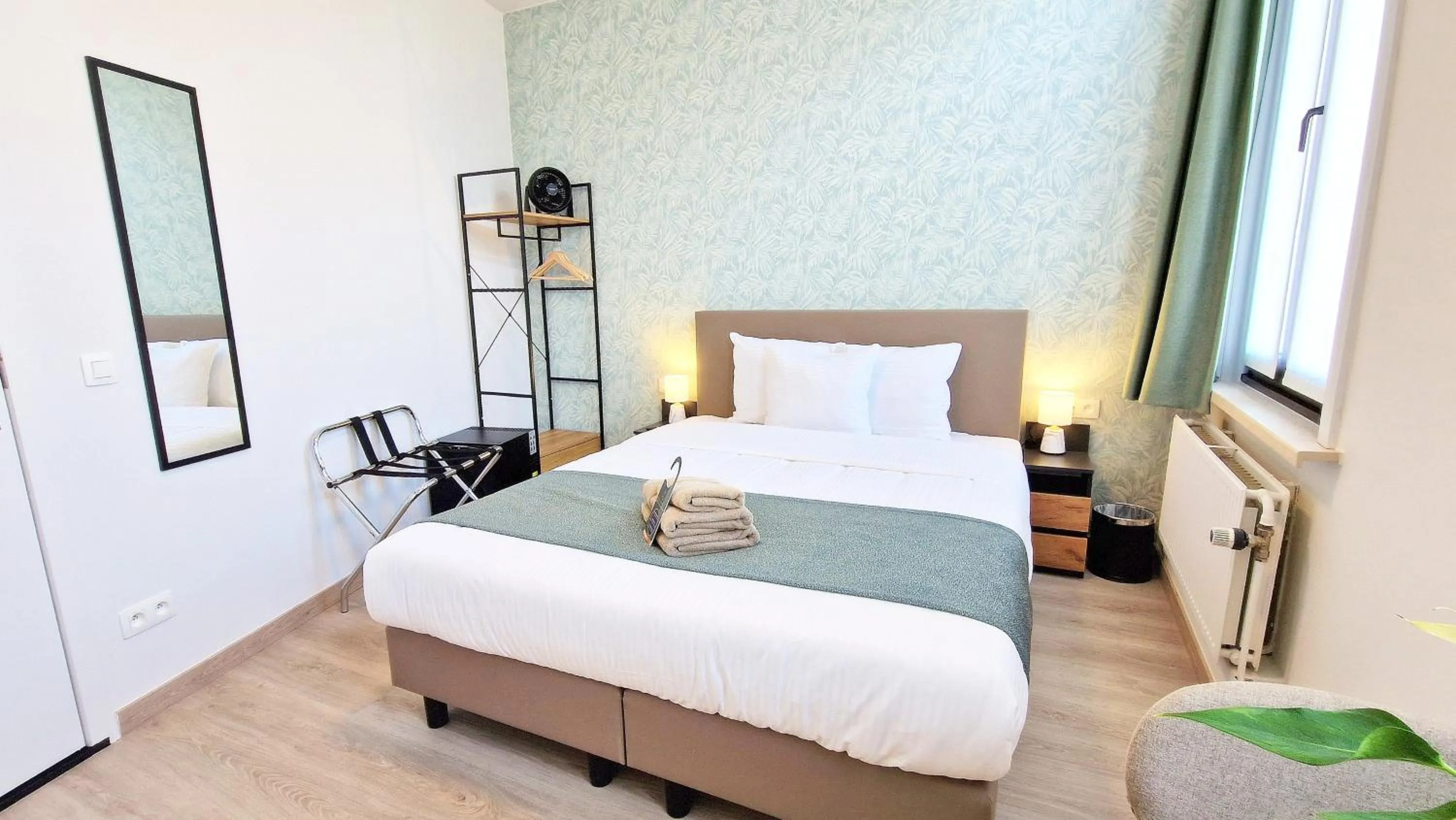 Bedroom, Bed in Hotel Tropicana