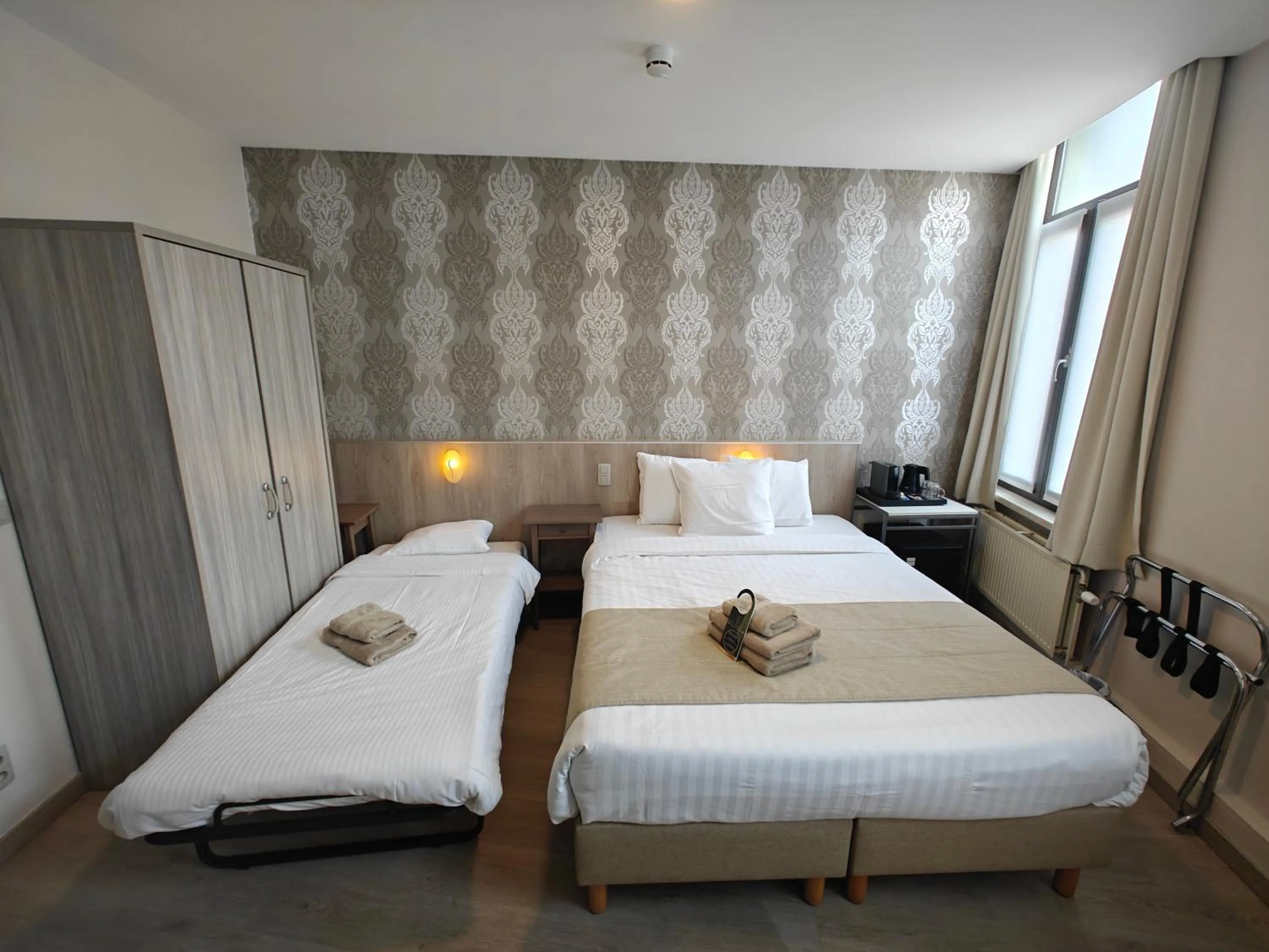 Photo of the whole room, Bed in Hotel Tropicana