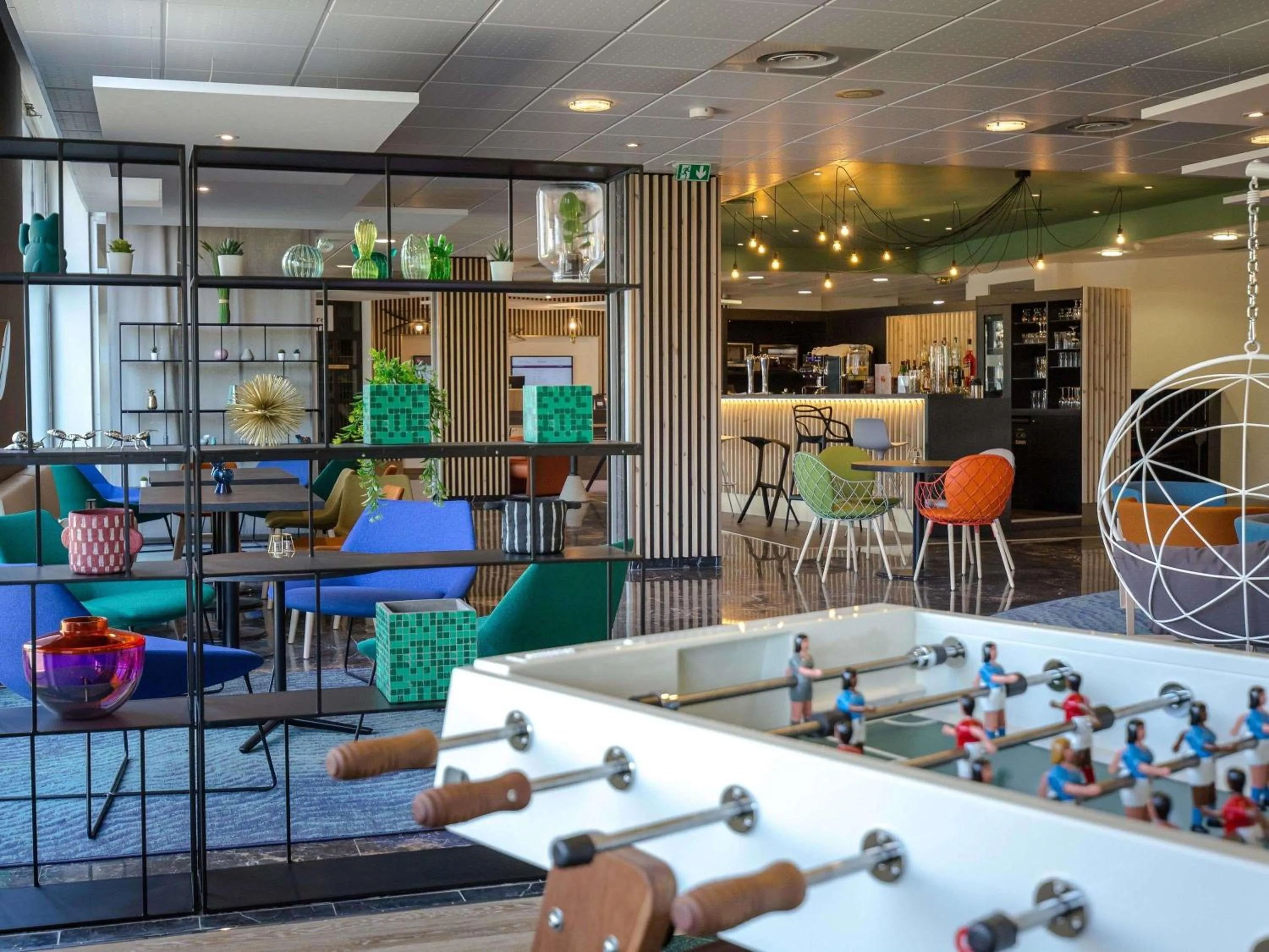 Lounge or bar in Mercure Cavaillon