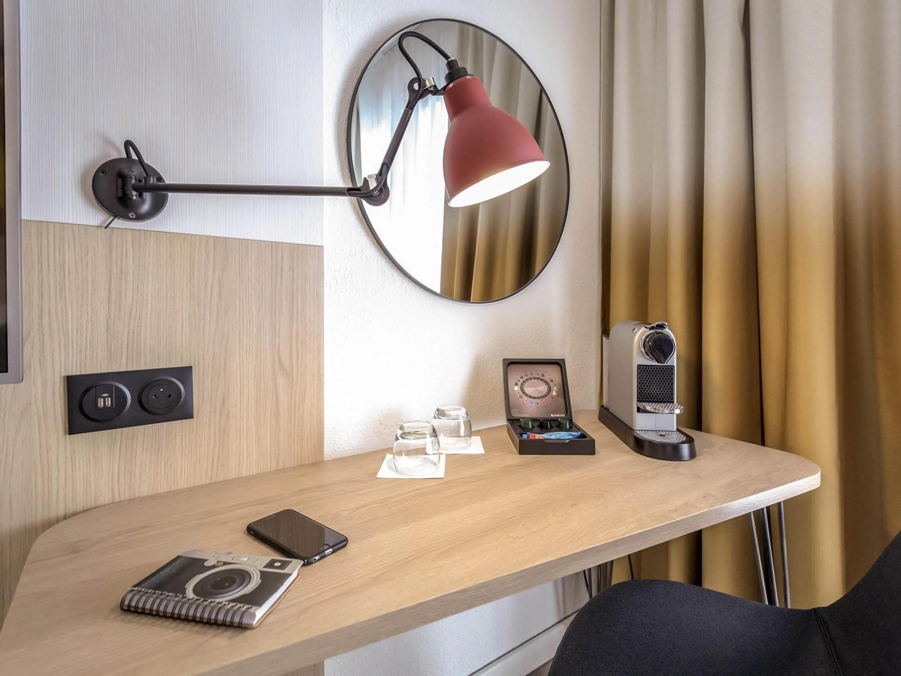 Bedroom in Mercure Cavaillon