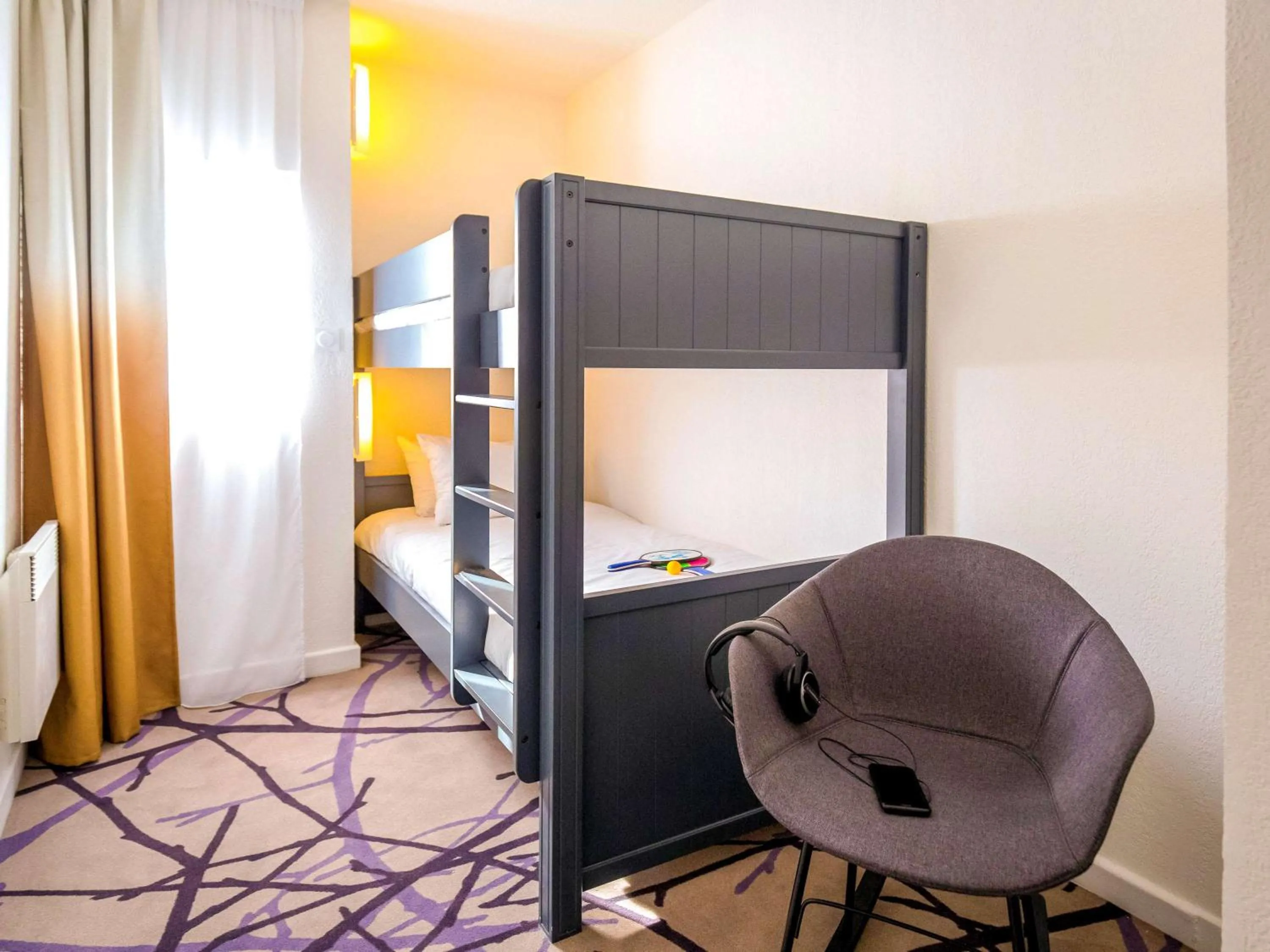 Photo of the whole room, Bed in Mercure Cavaillon