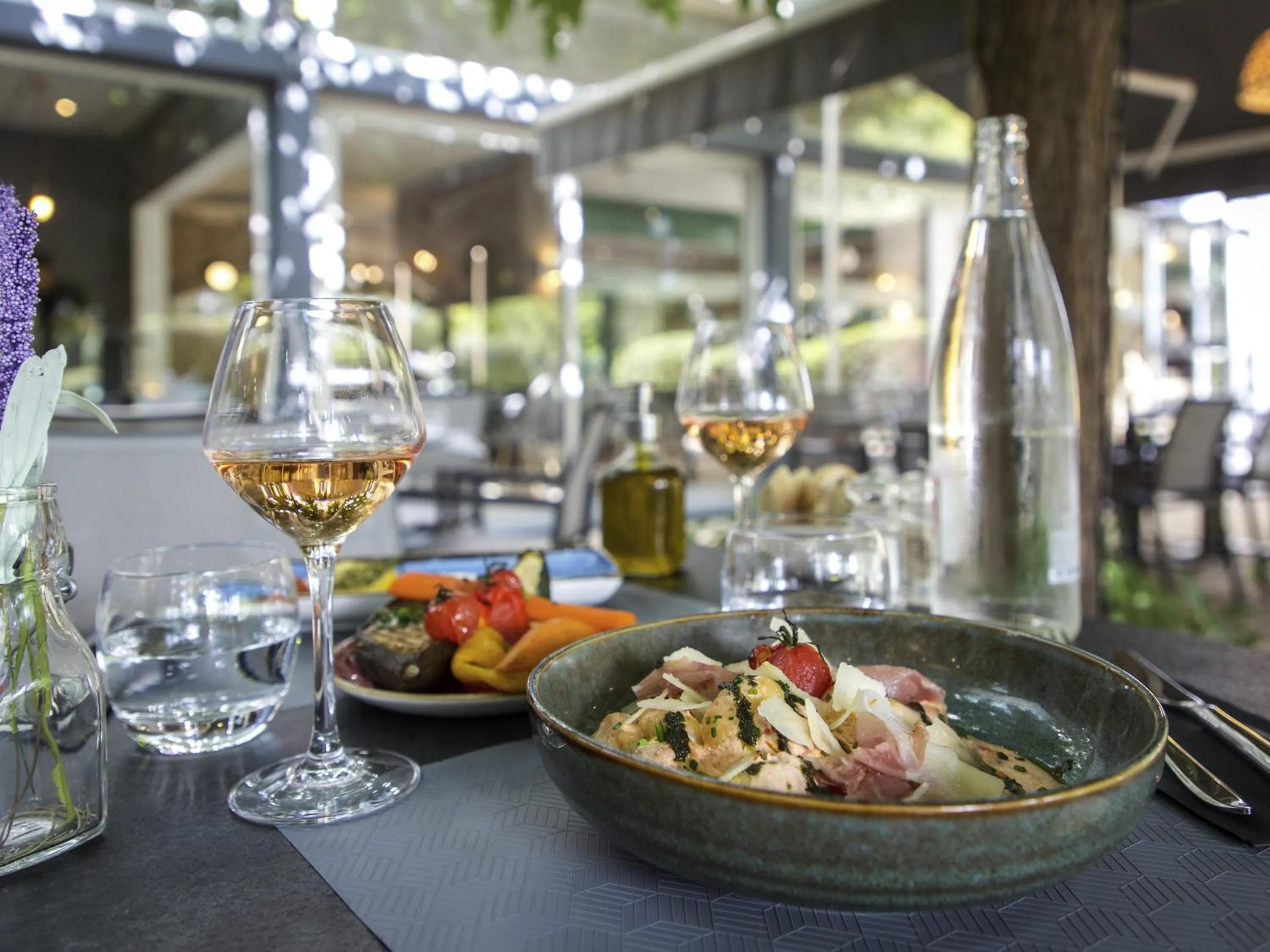 Restaurant/places to eat in Mercure Cavaillon