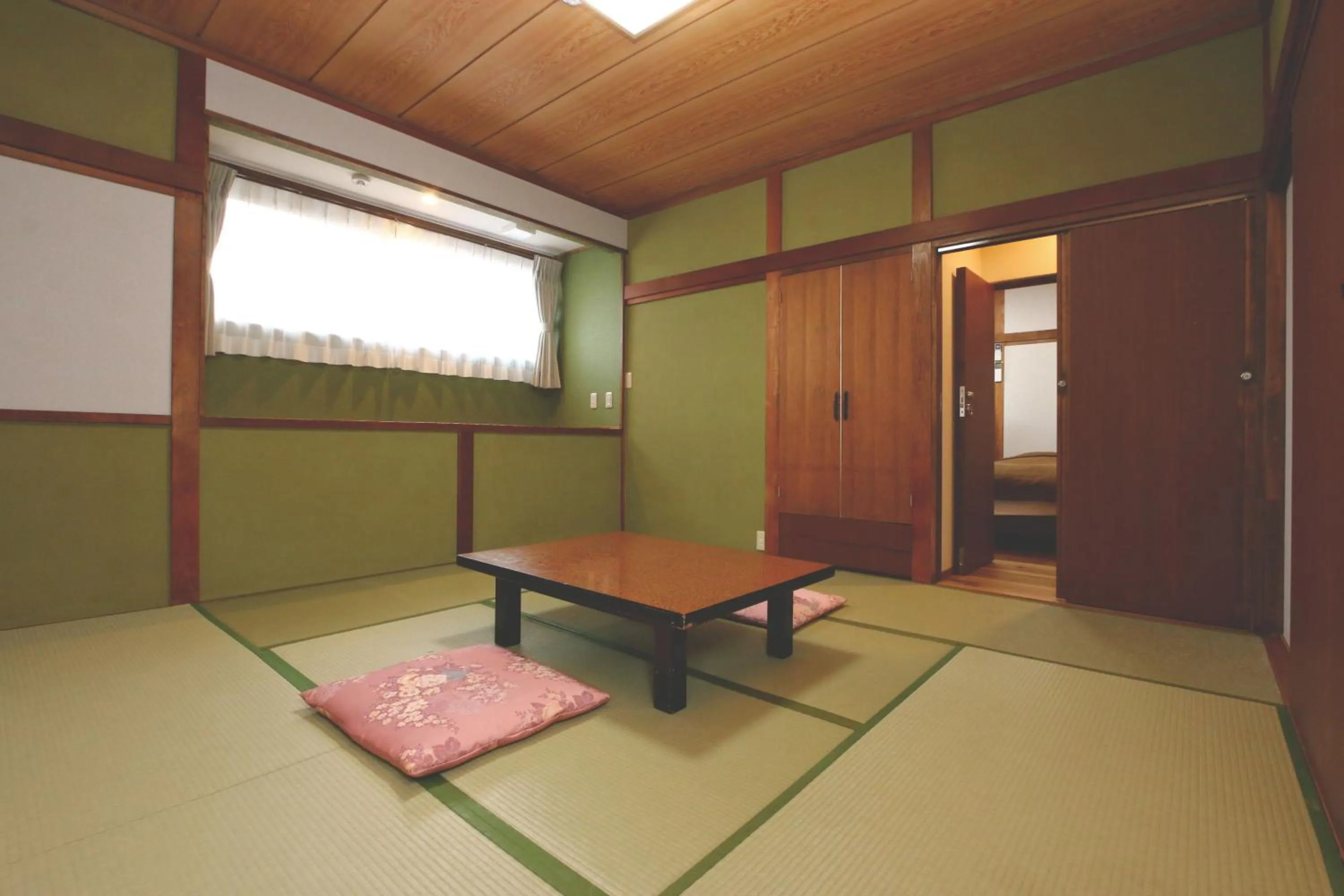 Photo of the whole room in Hanamizuki