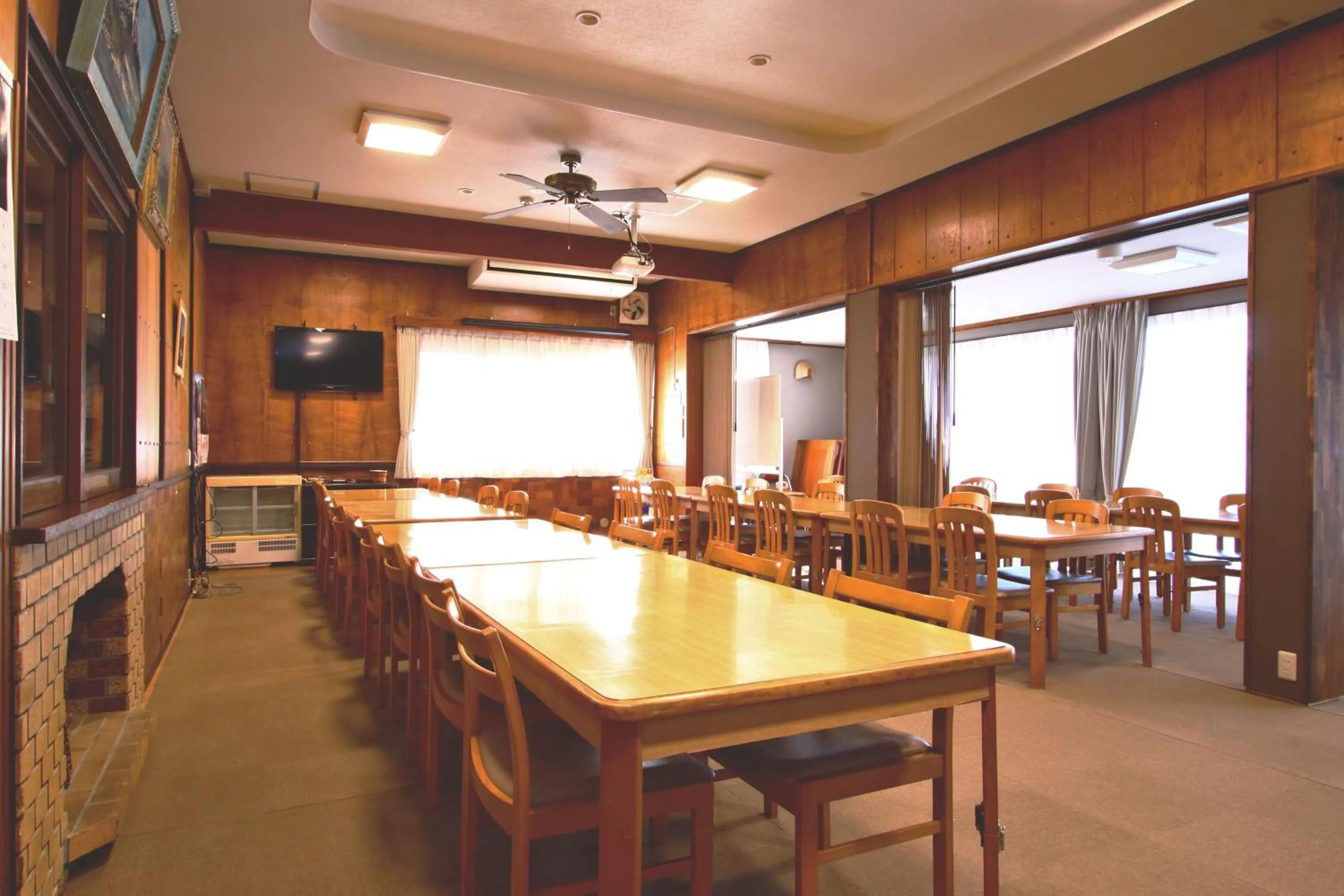 Restaurant/places to eat in Hanamizuki