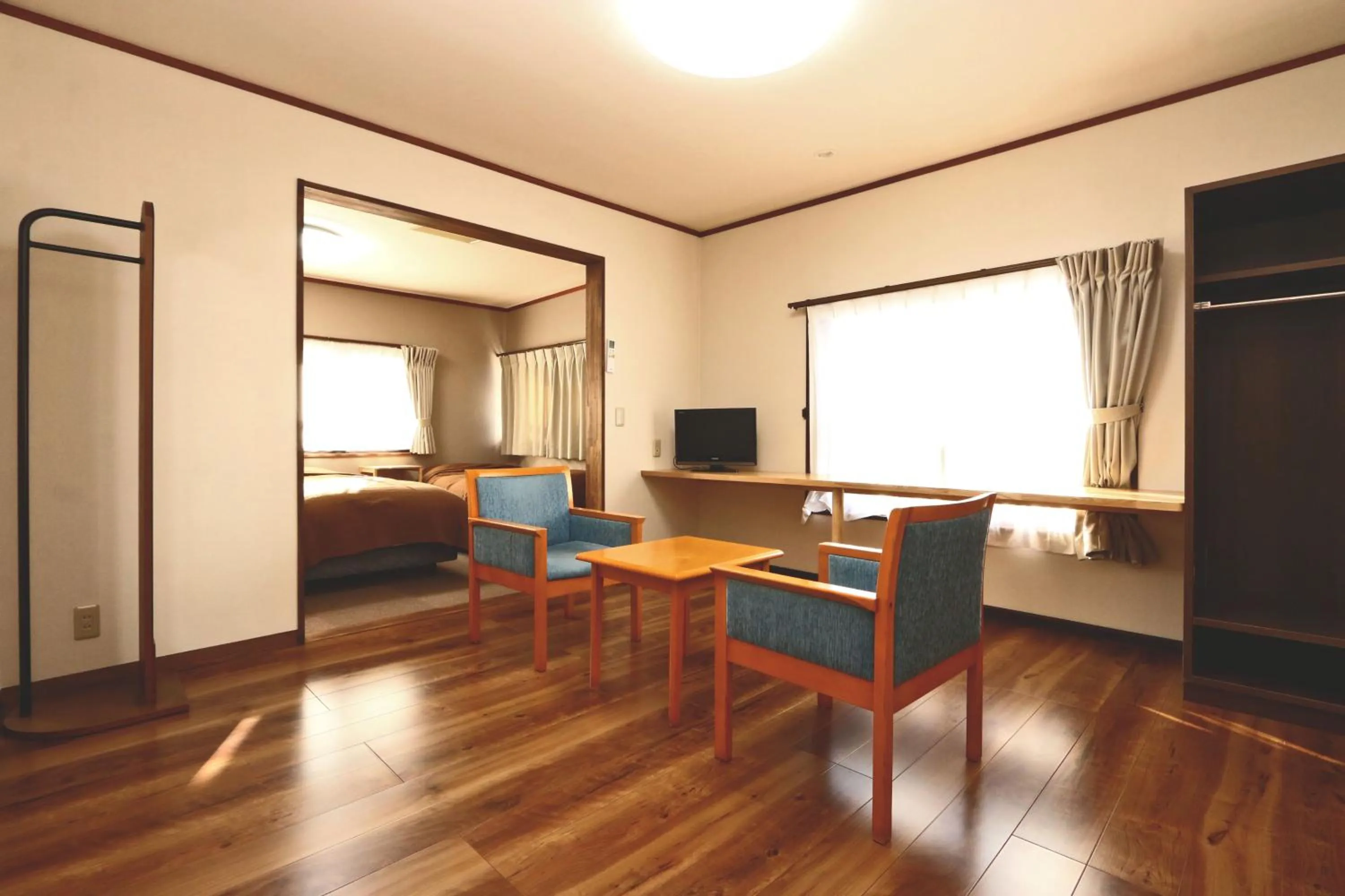 Photo of the whole room, Bed in Hanamizuki