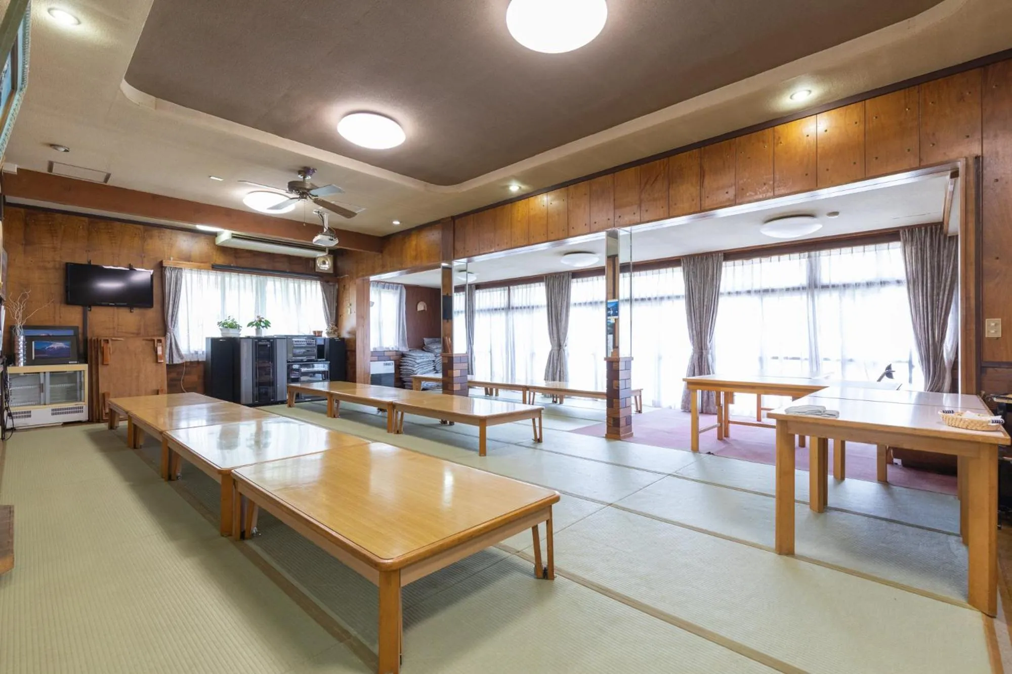 Dining area in Hanamizuki