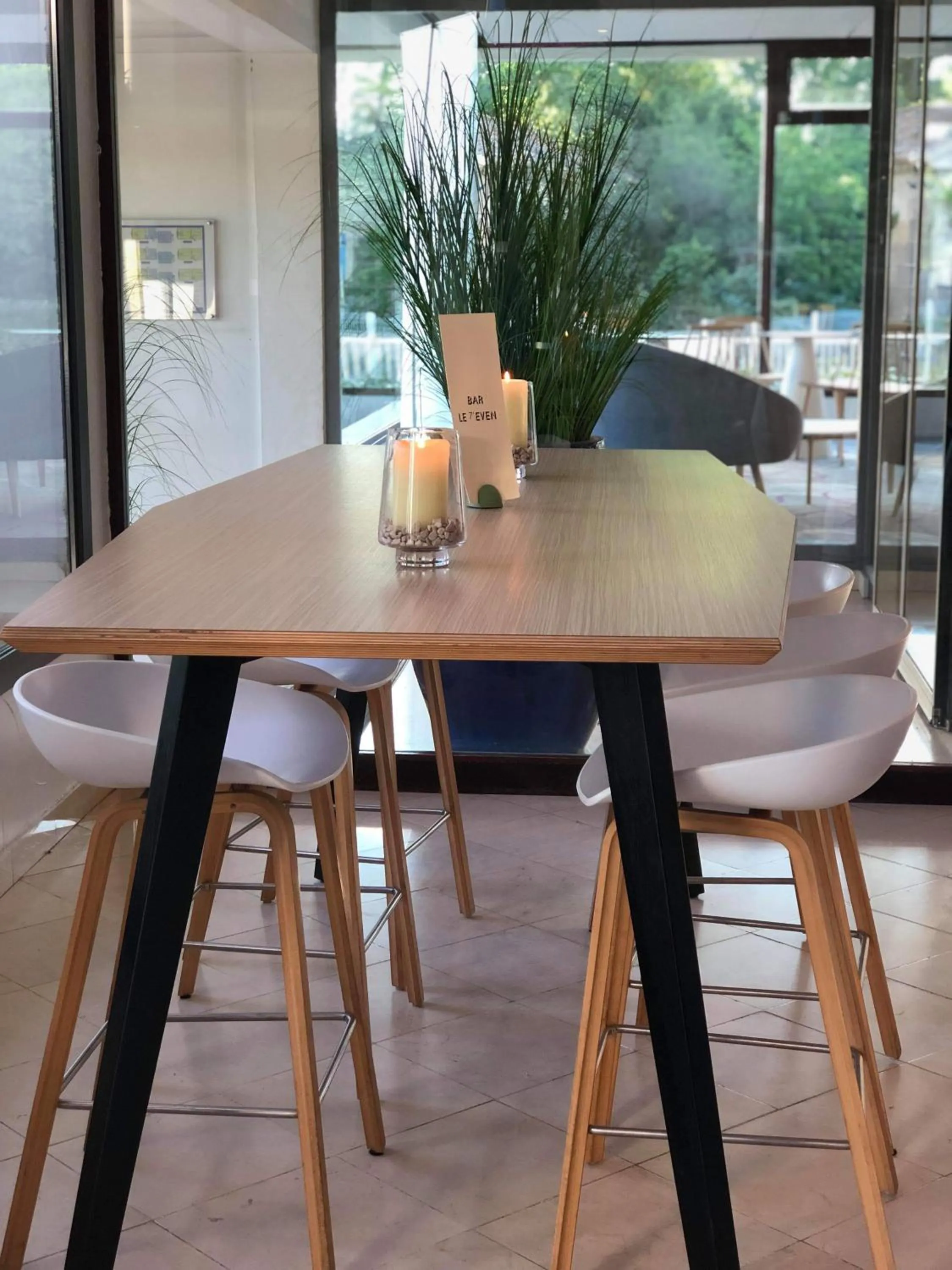 Dining area in ibis Styles Arles Palais des Congrès