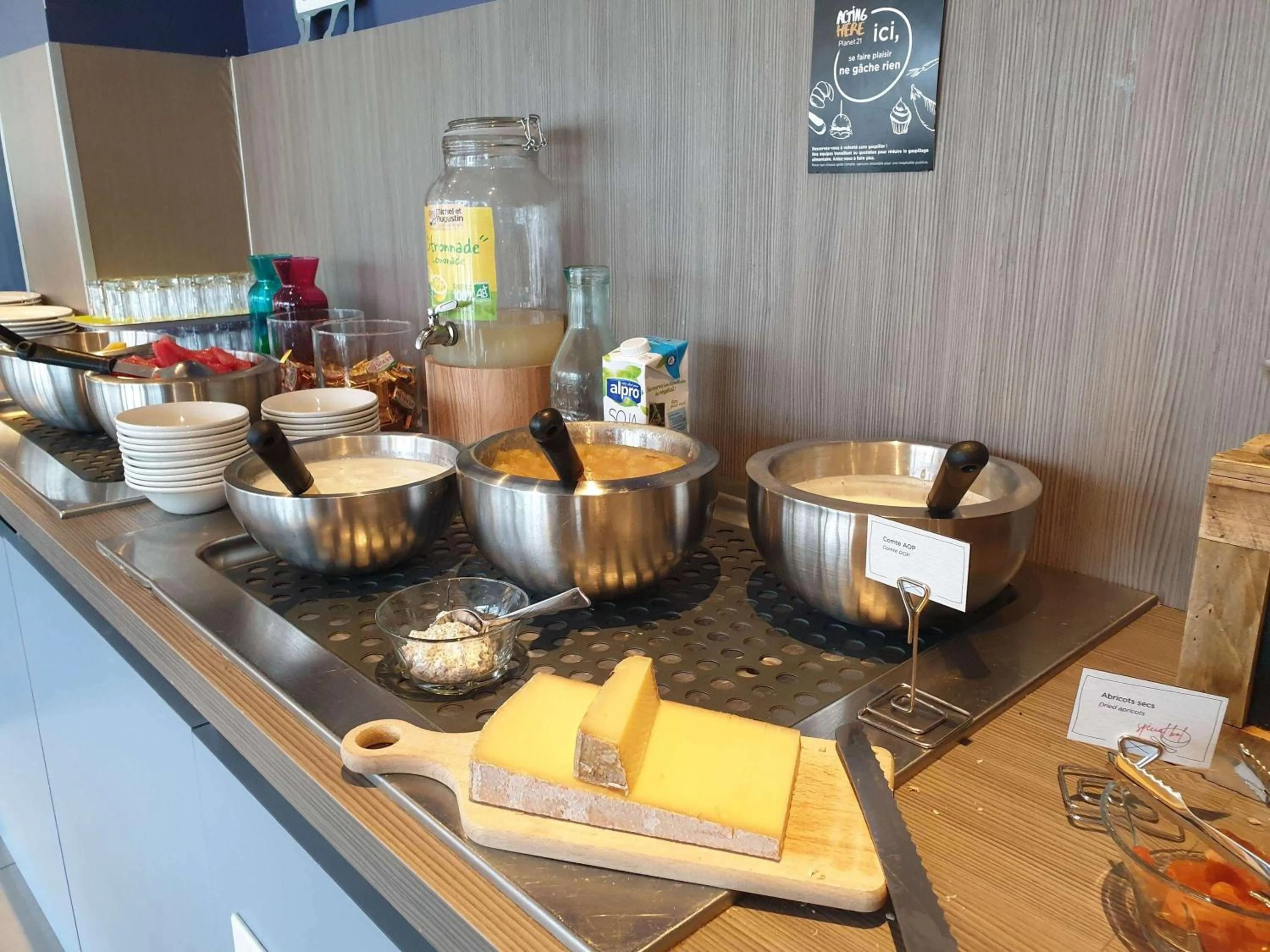 Restaurant/places to eat in ibis Styles Arles Palais des Congrès