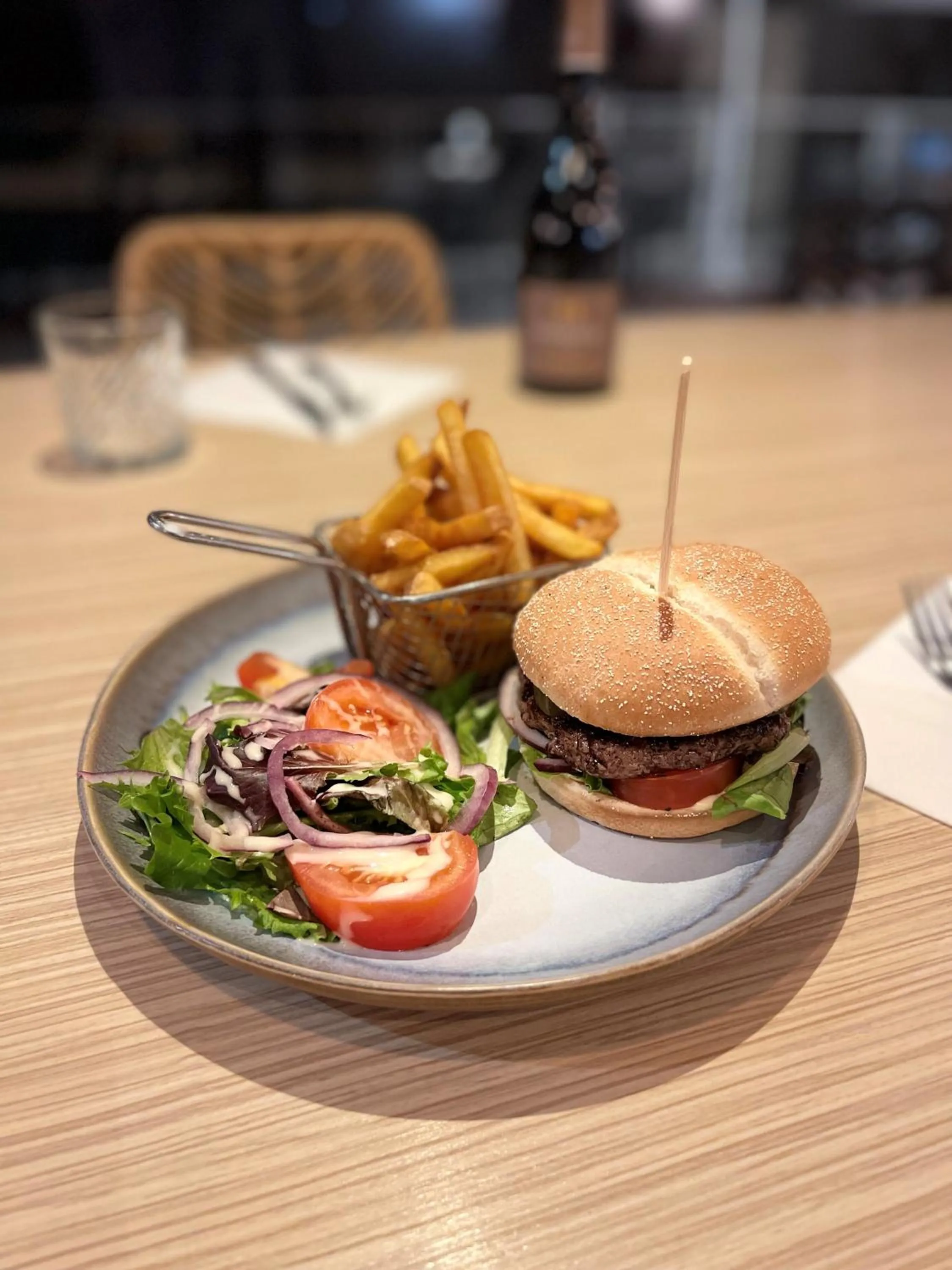 Restaurant/places to eat in ibis Styles Arles Palais des Congrès