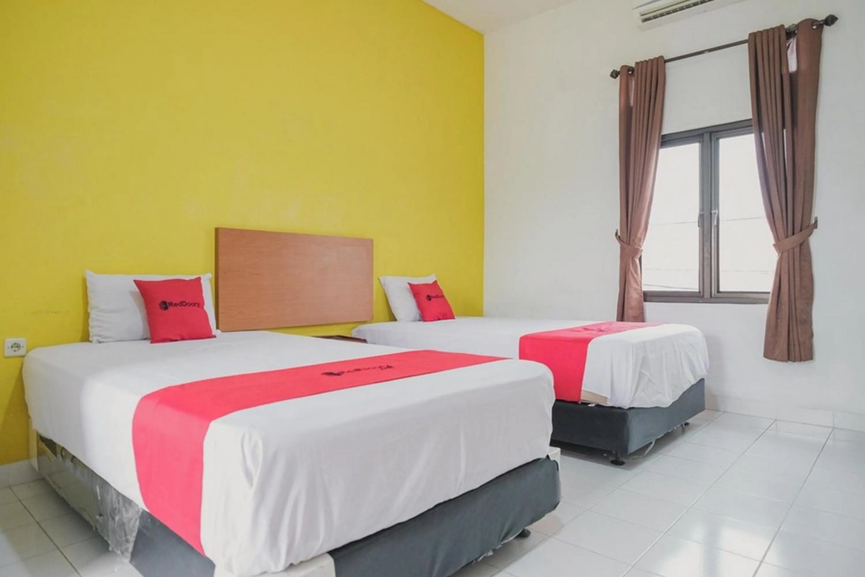 Bed in RedDoorz Syariah @ Pasir Putih Jambi