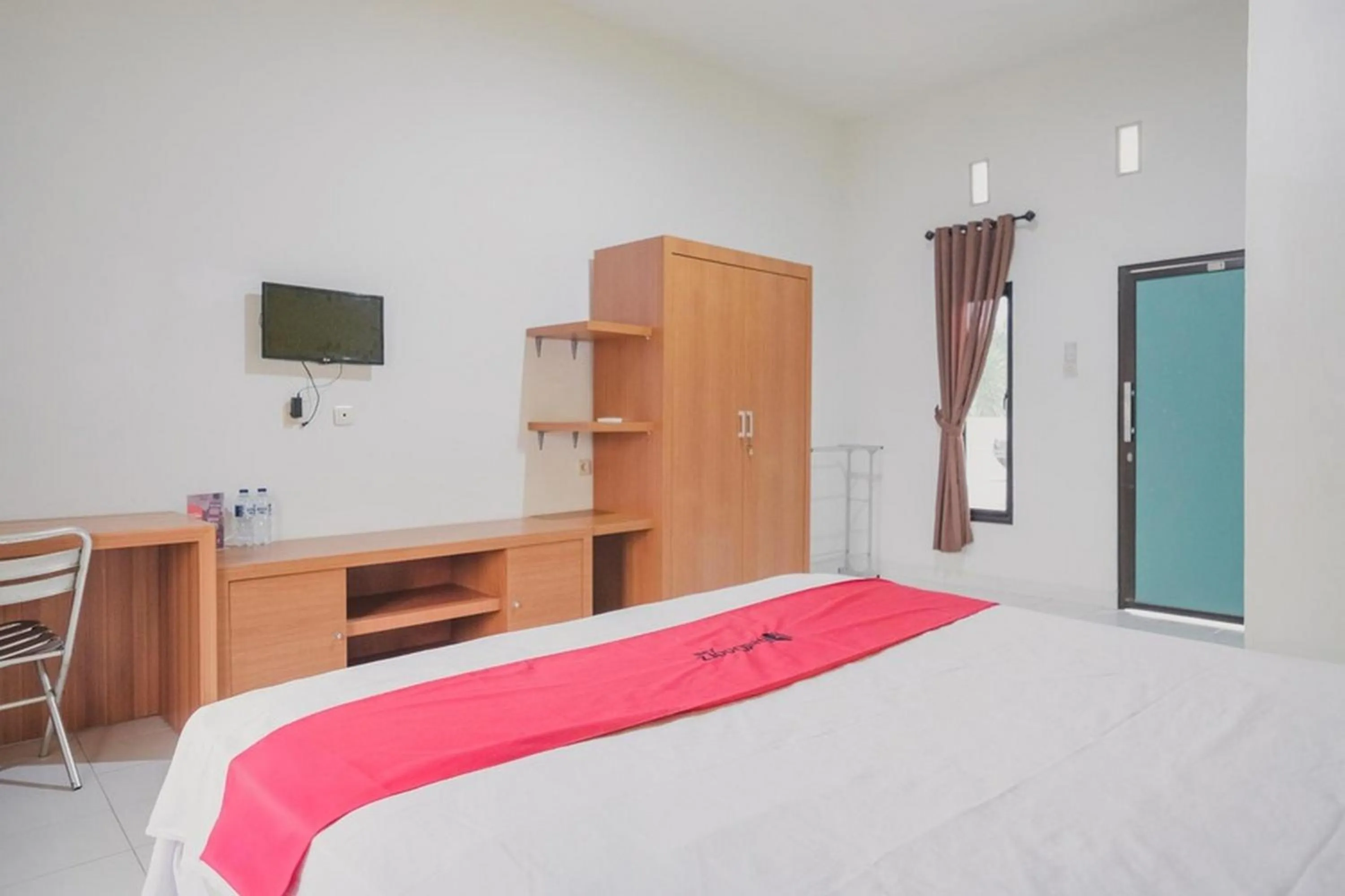 Bed in RedDoorz Syariah @ Pasir Putih Jambi