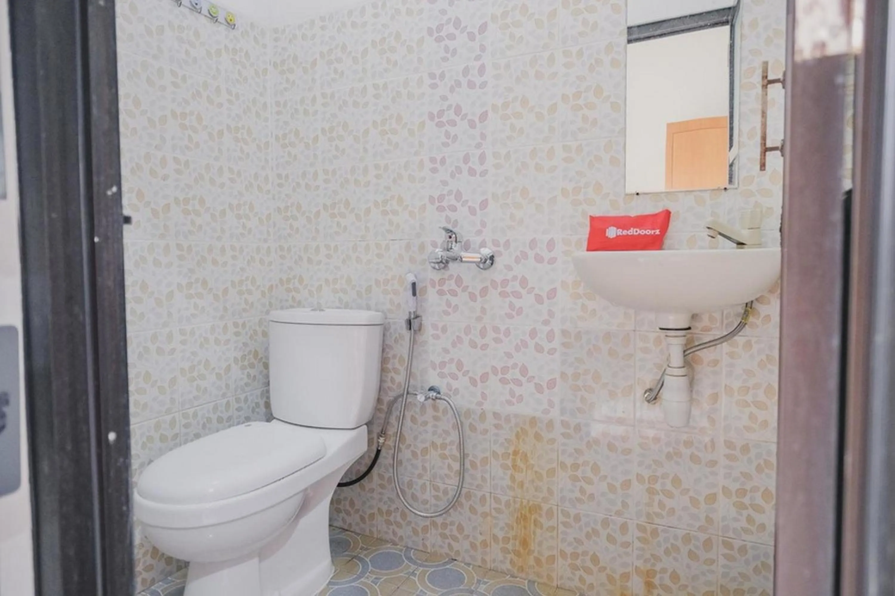 Bathroom in RedDoorz Syariah @ Pasir Putih Jambi